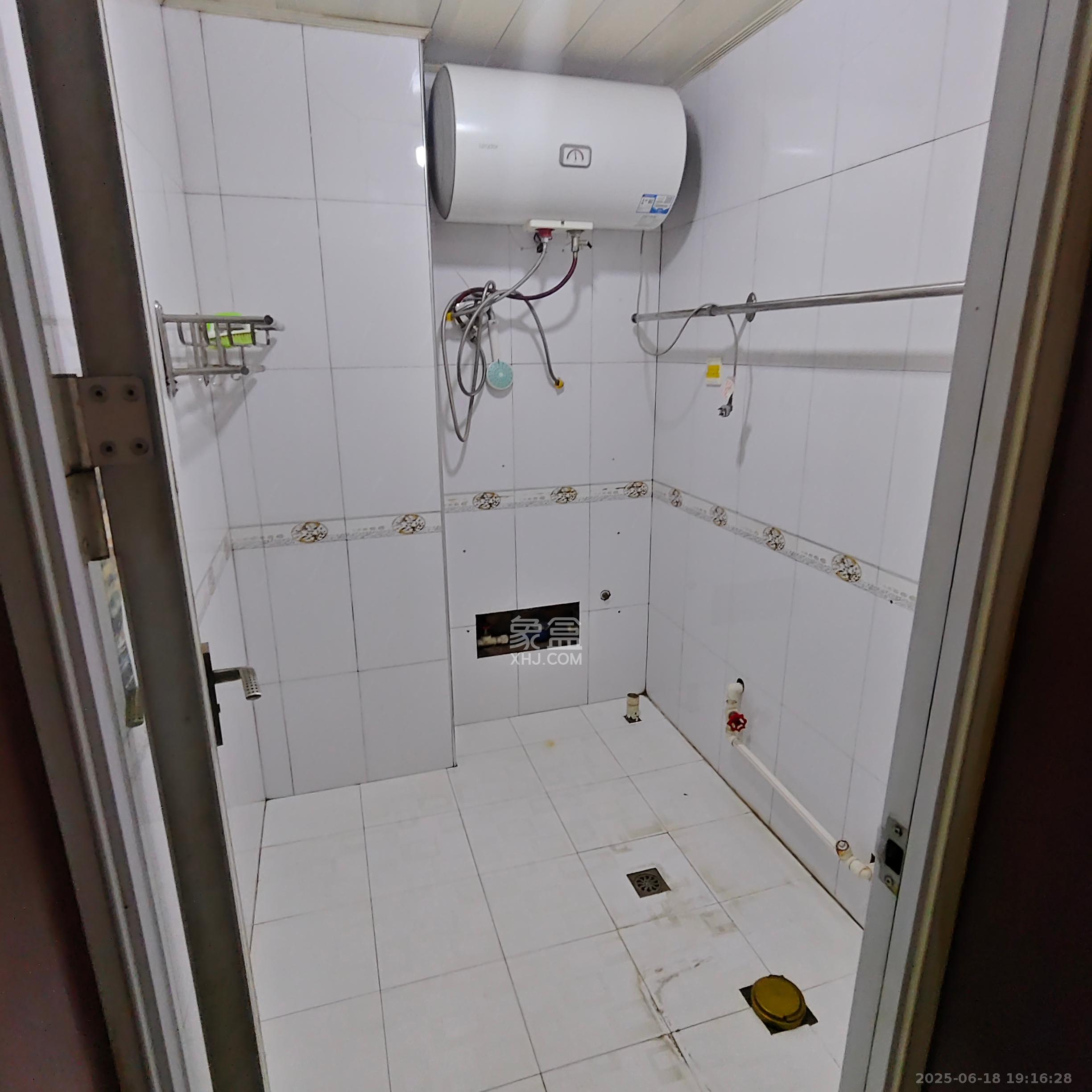 兴联母山小区  3室2厅1卫   1700.00元/月室内图