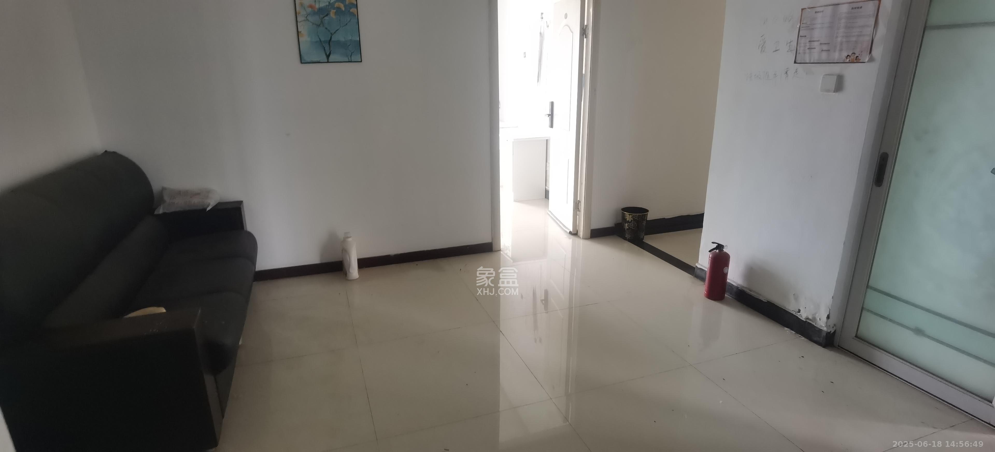 金麓国际 2室2厅2卫 2800.0元/月 金麓国际 2室2厅2卫 2800.0元/月室内图