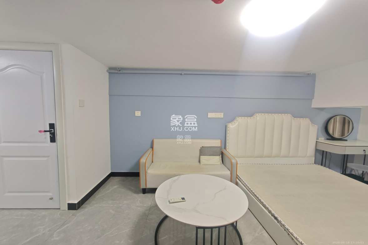 金地中交麓谷香颂(金地中交雅苑) 1室1厅1卫 1400.0元/月 金地中交麓谷香颂(金地中交雅苑) 1室1厅1卫 1400.0元/月室内图