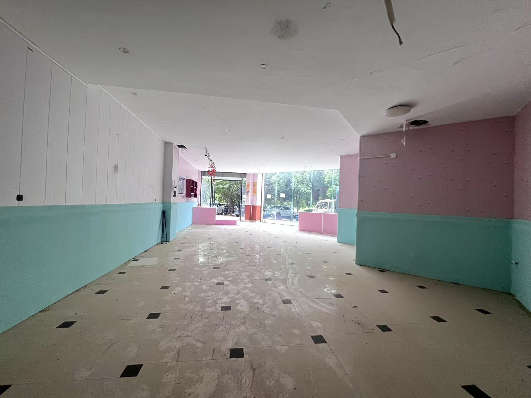学府花园（文苑瑞景）   136.58㎡     3700.00元/月室内图