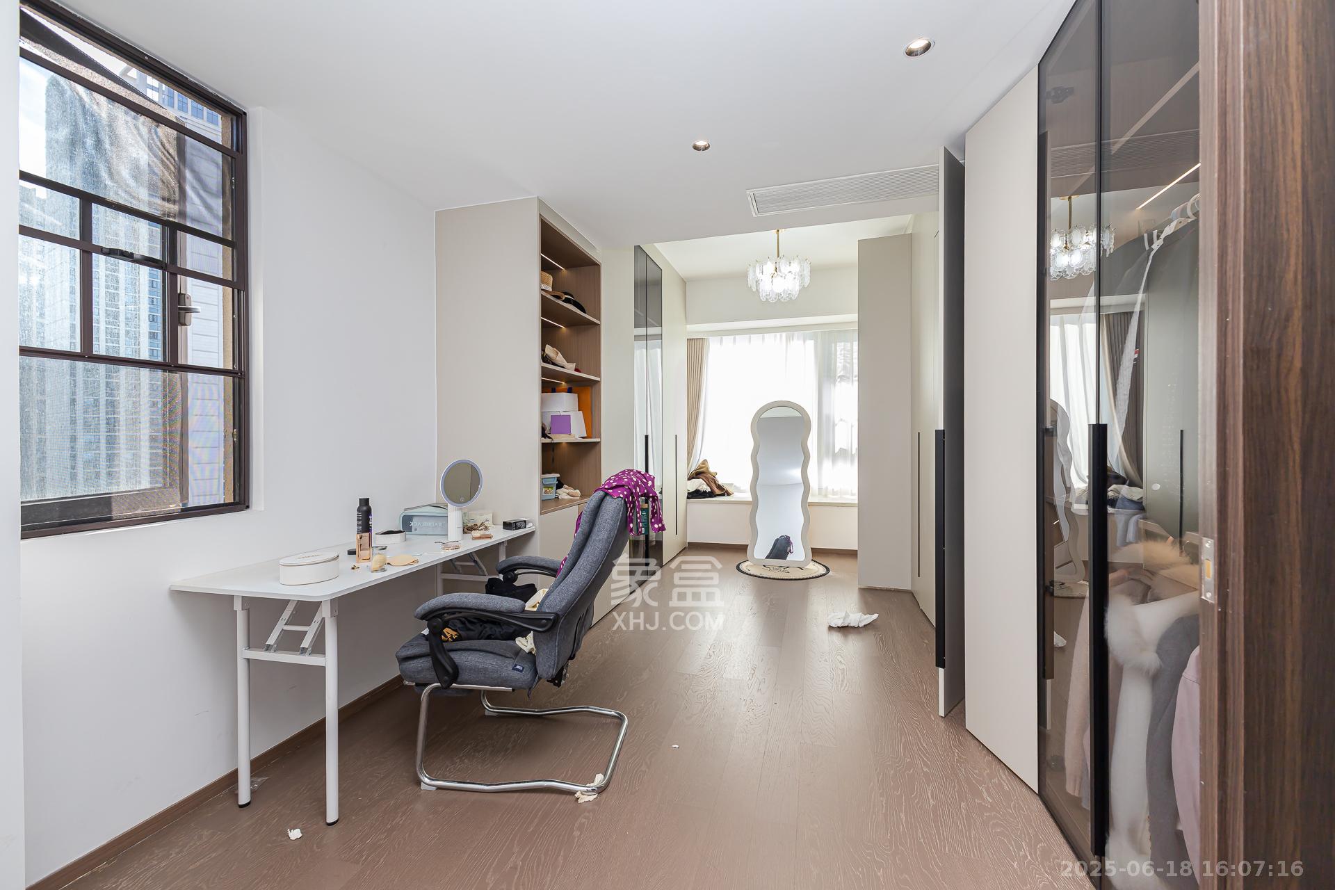 时代建发和著 4室2厅3卫 275.0万 时代建发和著 4室2厅3卫 275.0万卧室