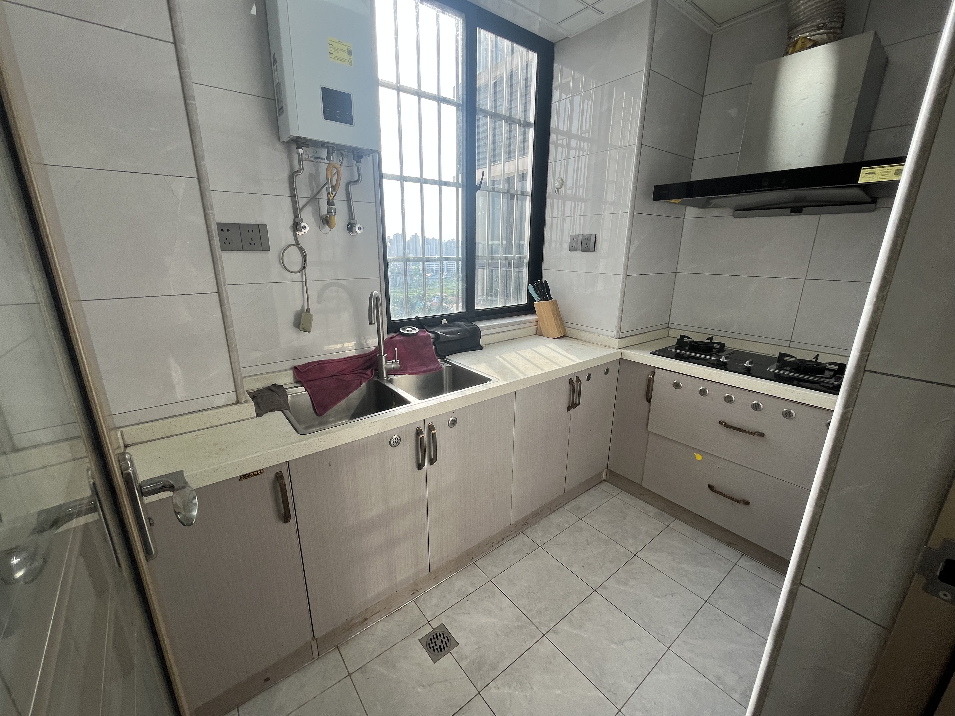 新大洲教师住宅小区 3室2厅1卫 1800.0元/月 新大洲教师住宅小区 3室2厅1卫 1800.0元/月室内图