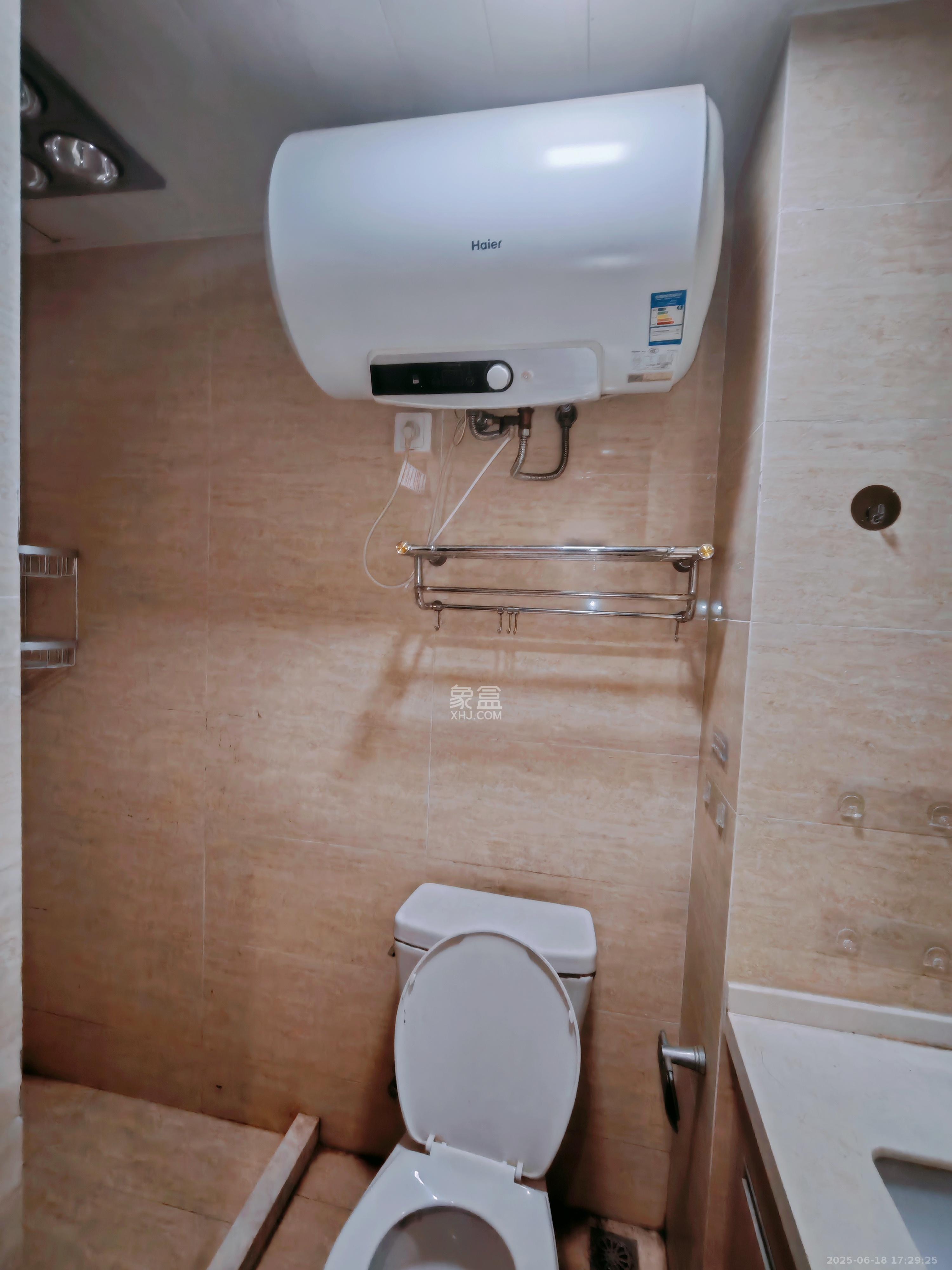 绿地中央广场  1室0厅1卫    1500.0元/月 绿地中央广场  1室0厅1卫    1500.0元/月室内图