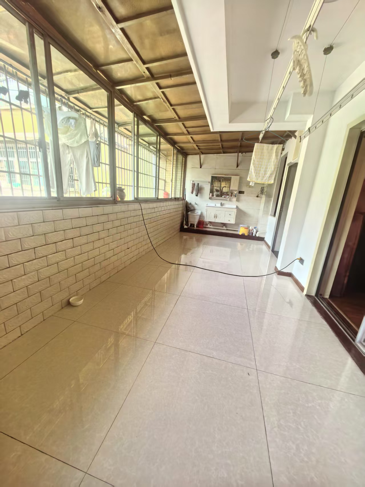 辉煌广场  3室2厅2卫    1500.0元/月 辉煌广场  3室2厅2卫    1500.0元/月小区图