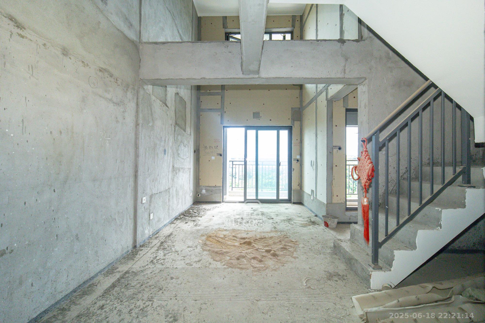 金辉优步星樾 3室2厅2卫 65.8万 金辉优步星樾 3室2厅2卫 65.8万客厅