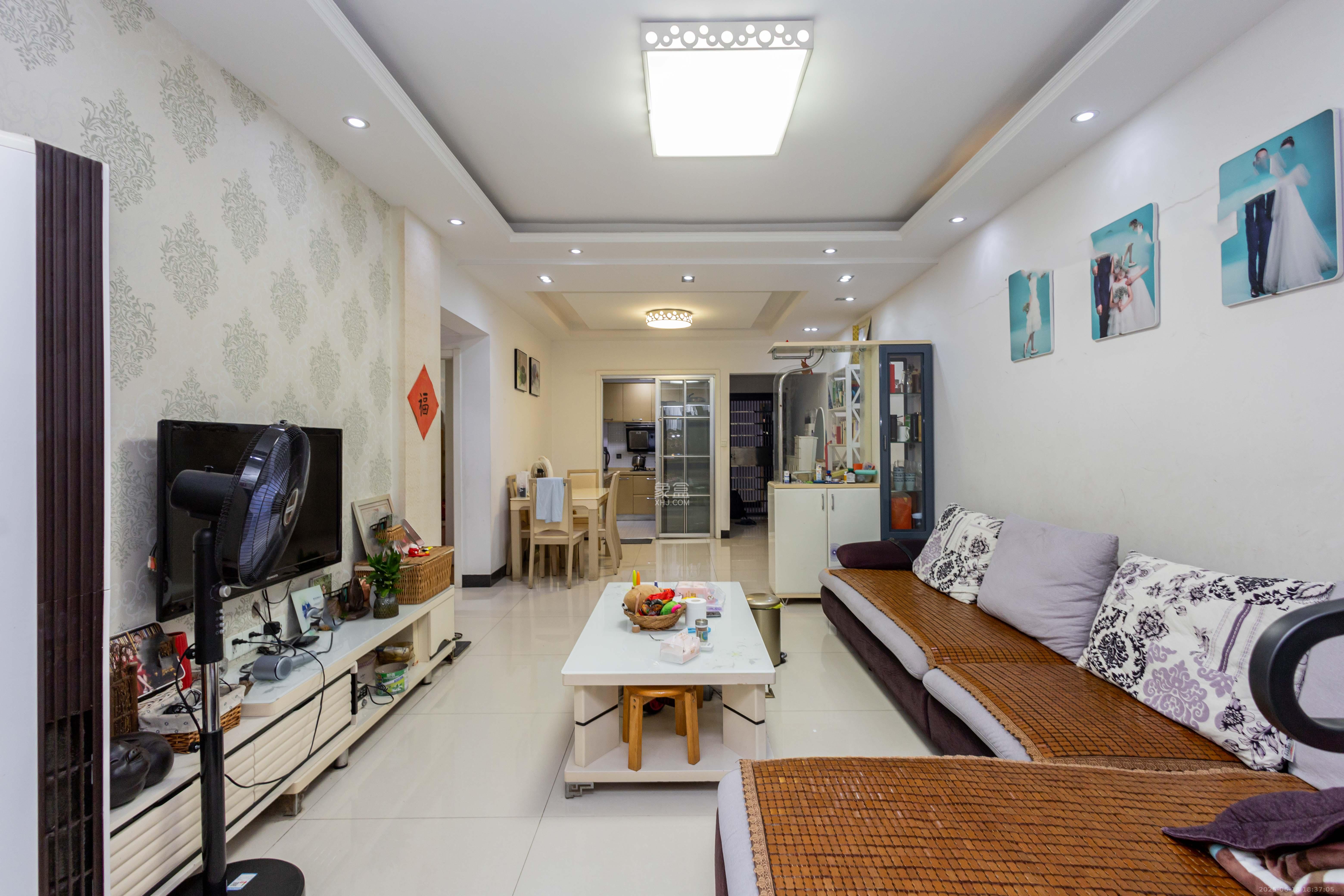 爵士湘 2室1厅1卫 48.8万 爵士湘 2室1厅1卫 48.8万客厅