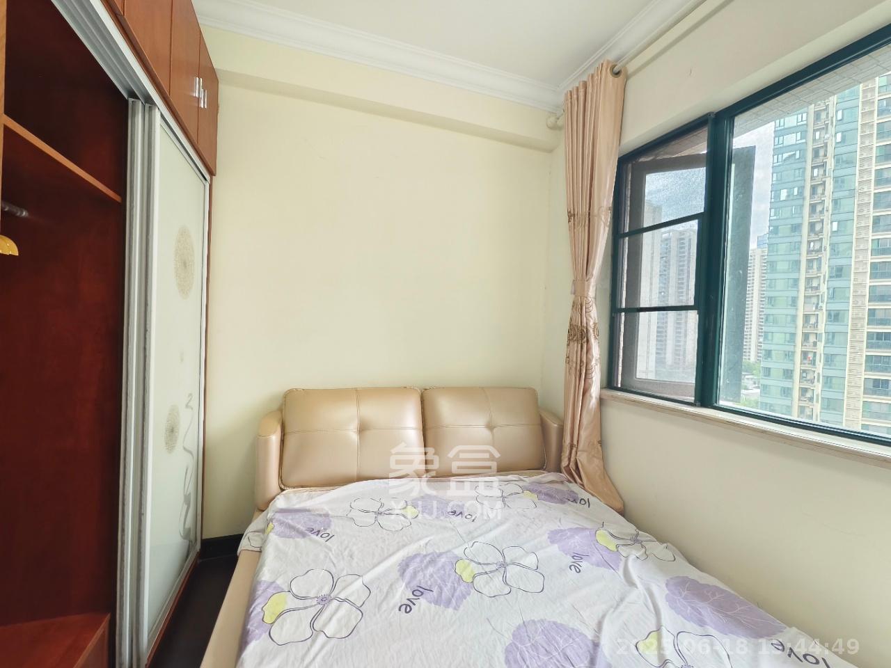 恒大御景湾  1室2厅2卫   3700.00元/月室内图