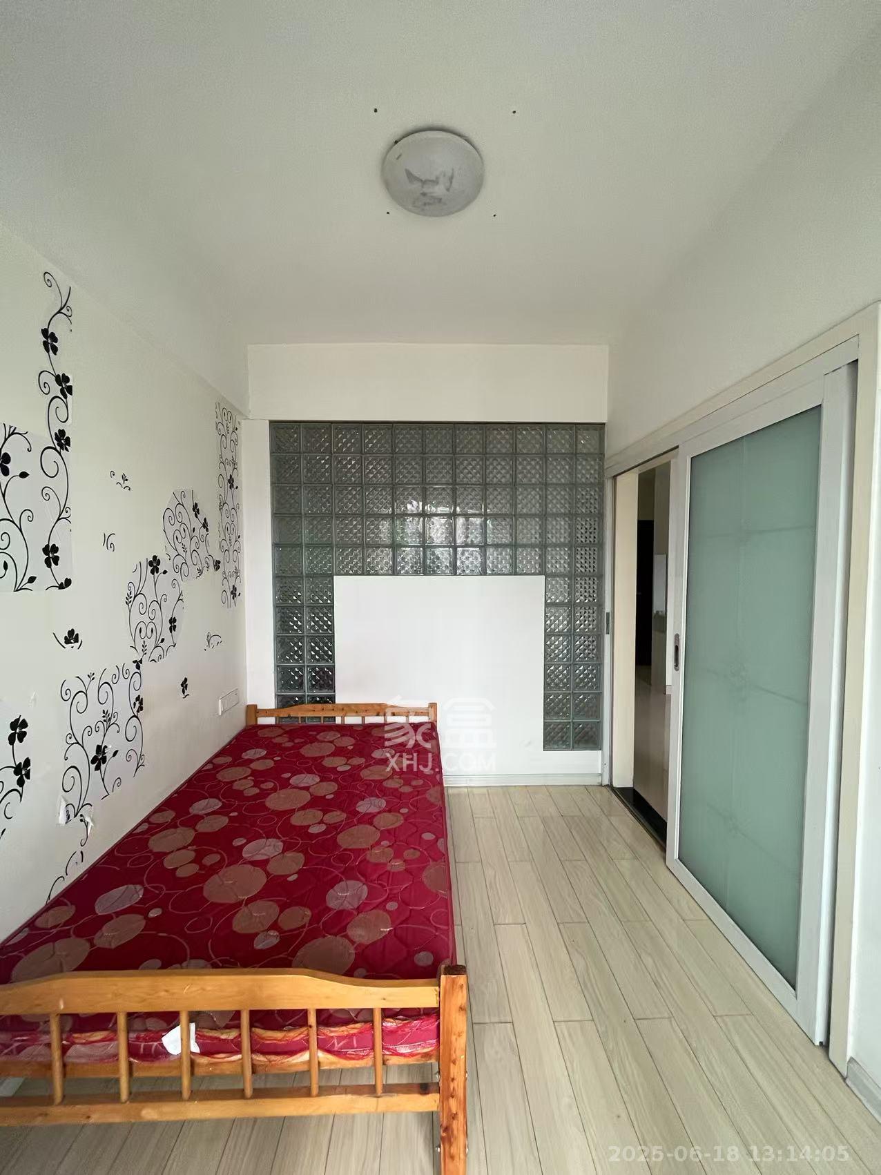 建鸿达华都（华都小户型及大华写字楼）  2室1厅1卫   2400.00元/月室内图