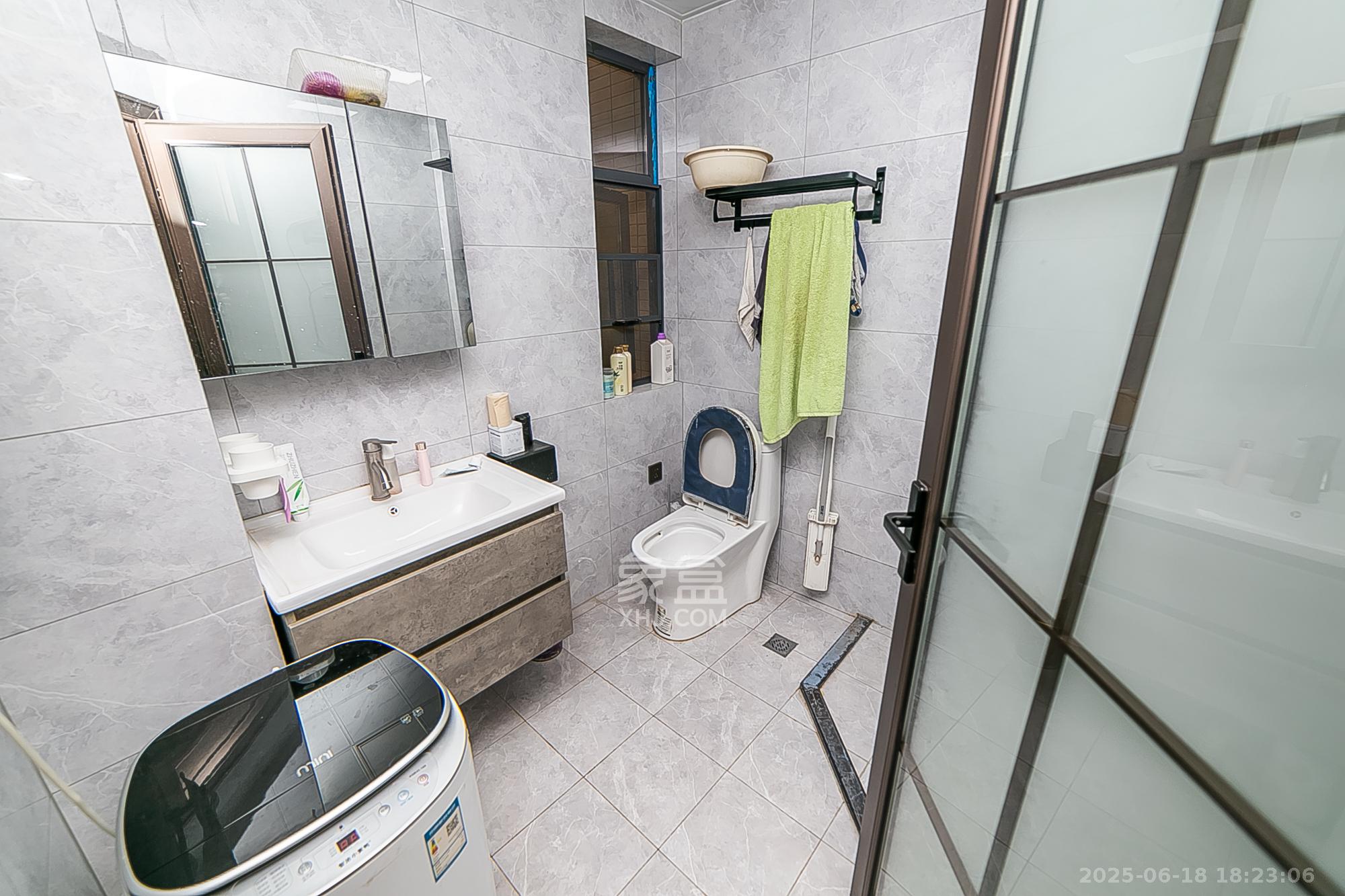 长盛岚庭  3室2厅2卫    128.0万 长盛岚庭  3室2厅2卫    128.0万卫生间