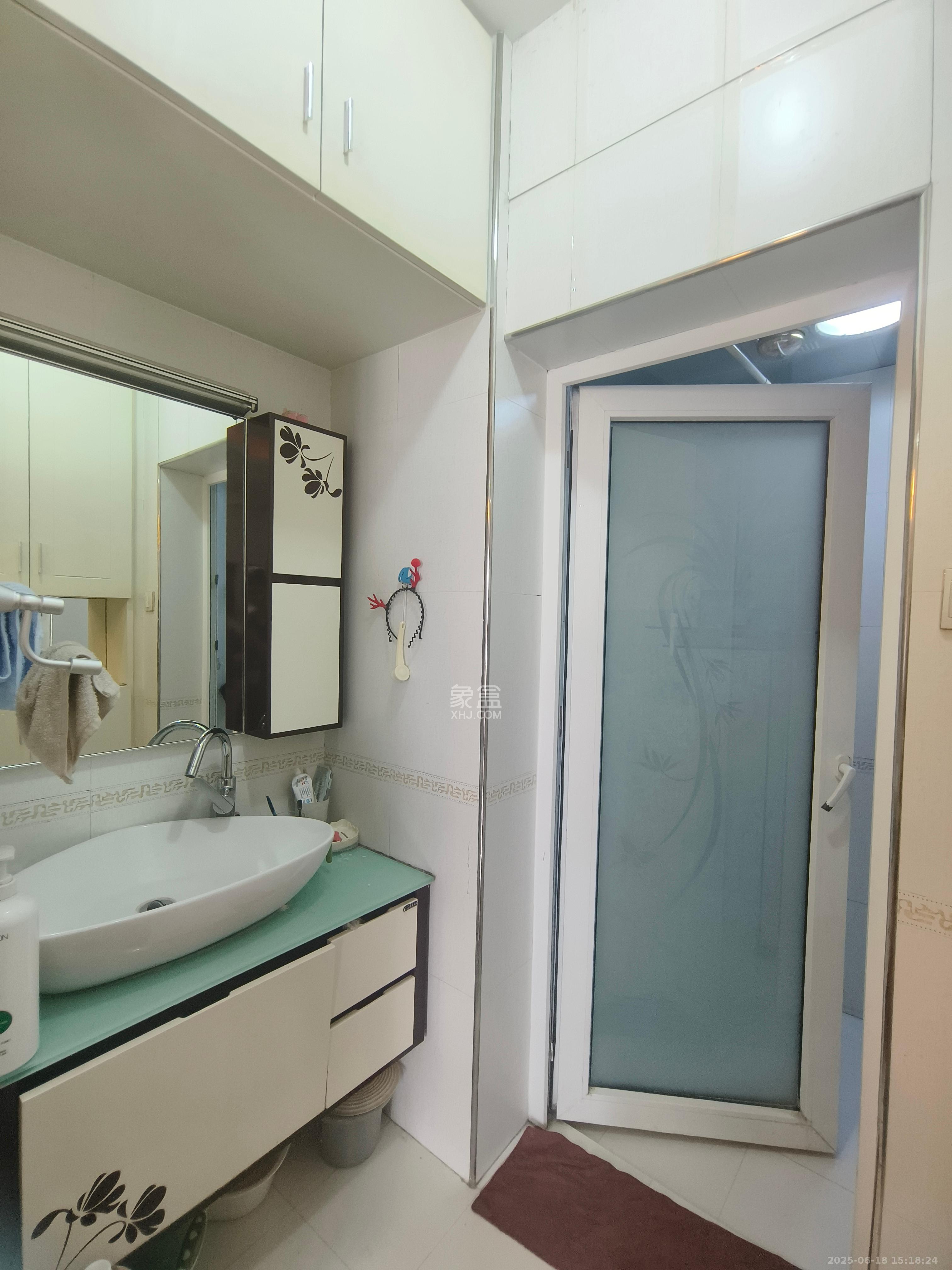 和庄  3室2厅1卫   2300.00元/月室内图