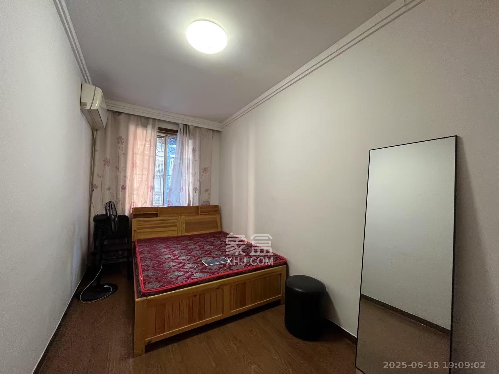 南建公寓  3室2厅2卫   2580.00元/月室内图