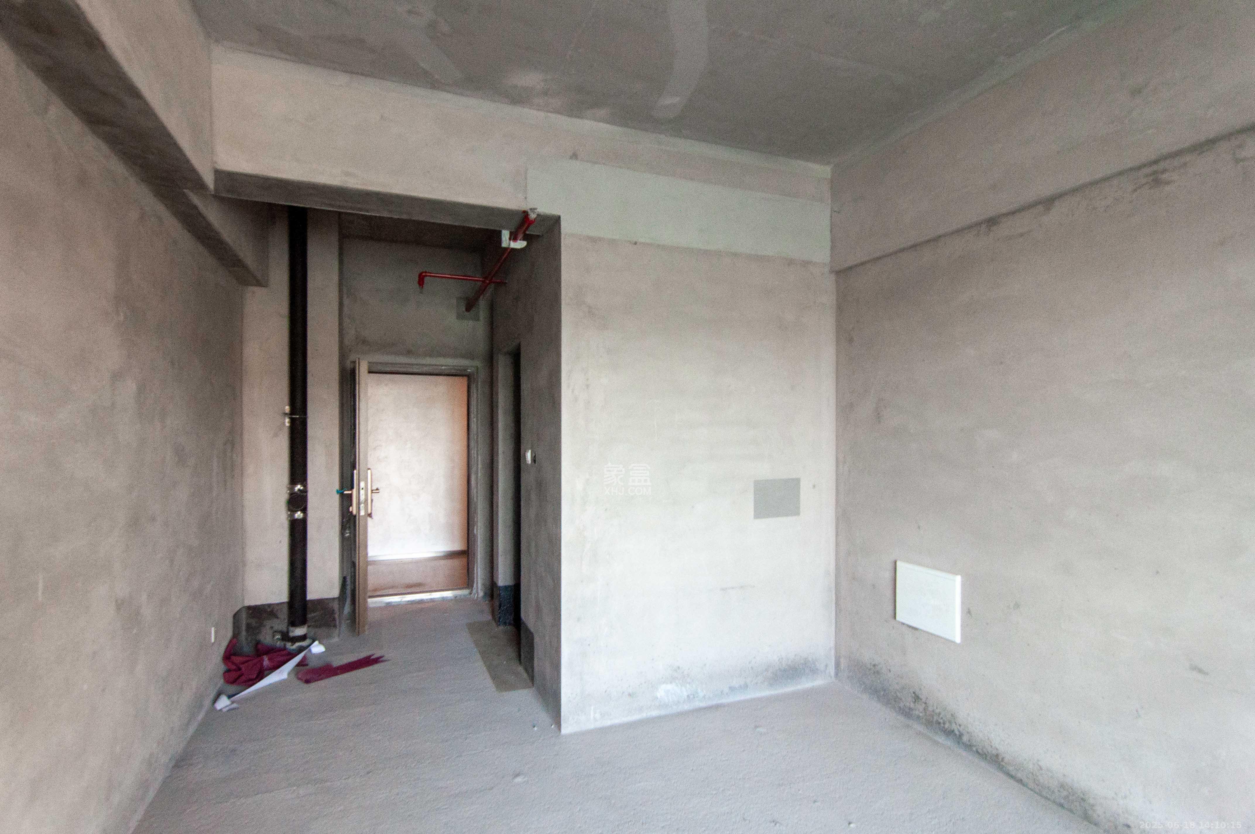 中建宝铂公馆  1室1厅1卫   73.20万客厅