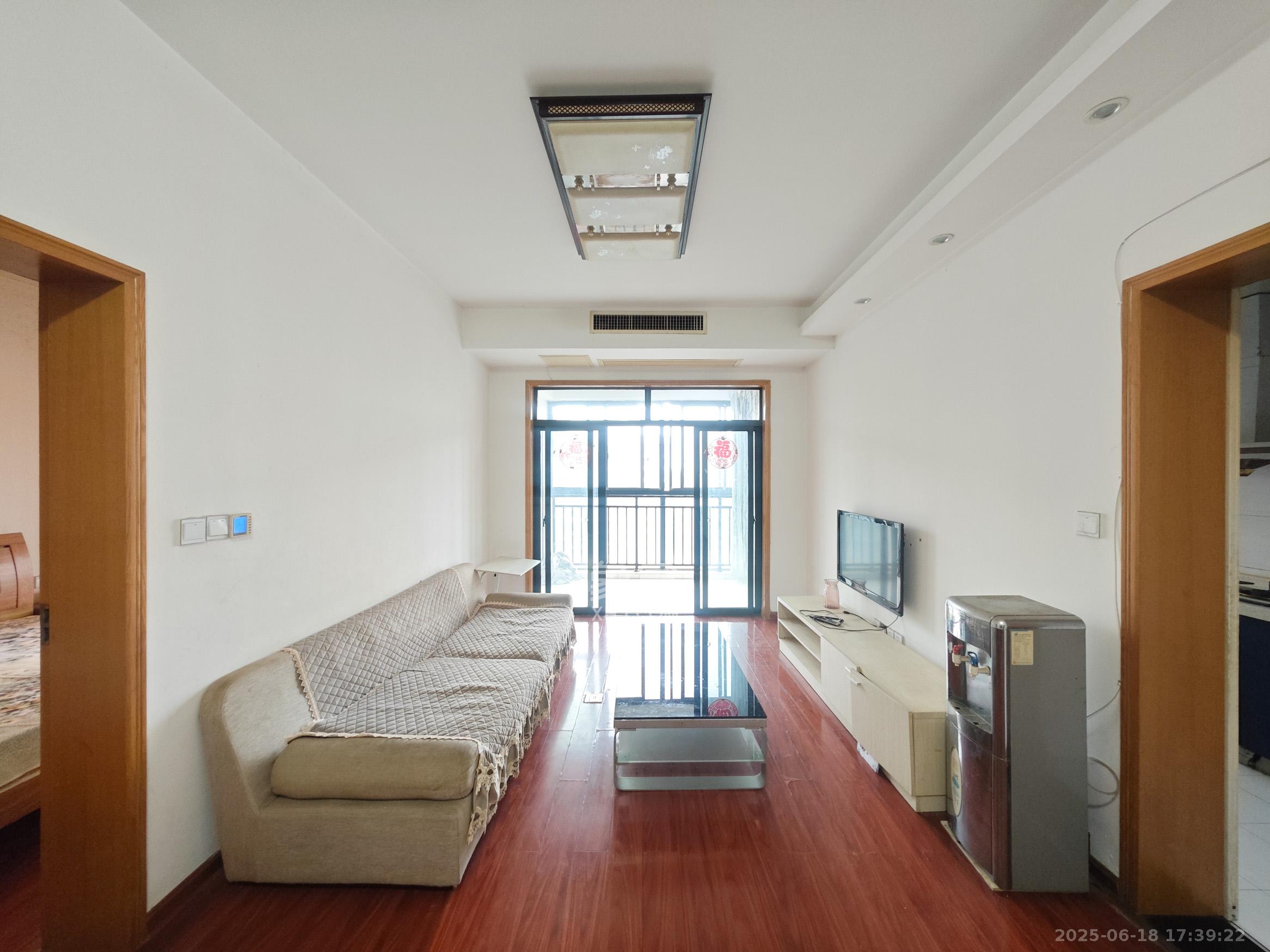 世纪桃花苑 1室1厅1卫 47.0万 世纪桃花苑 1室1厅1卫 47.0万客厅