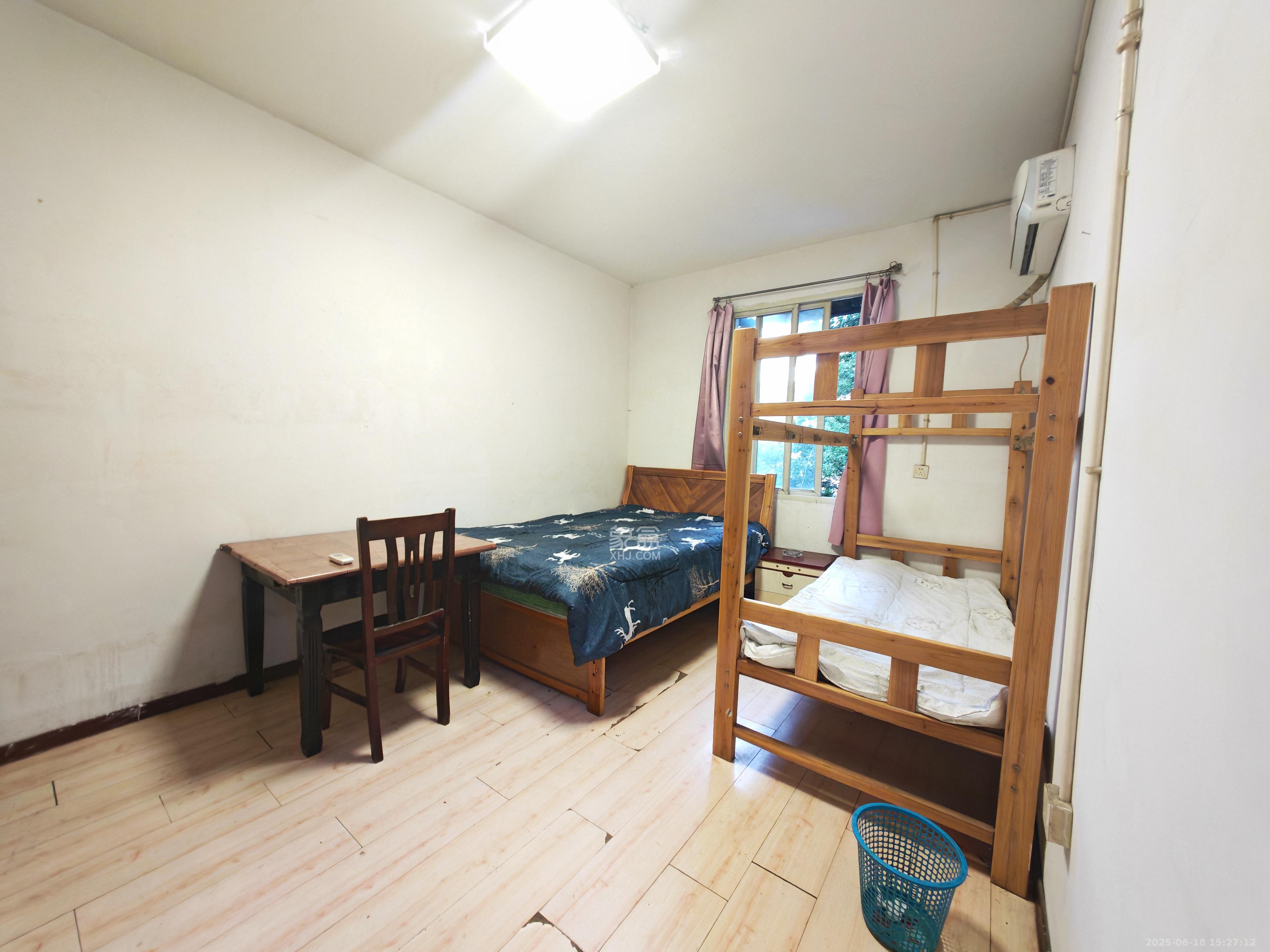 桂花社区制钉厂宿舍 3室1厅1卫 1400.0元/月 桂花社区制钉厂宿舍 3室1厅1卫 1400.0元/月室内图