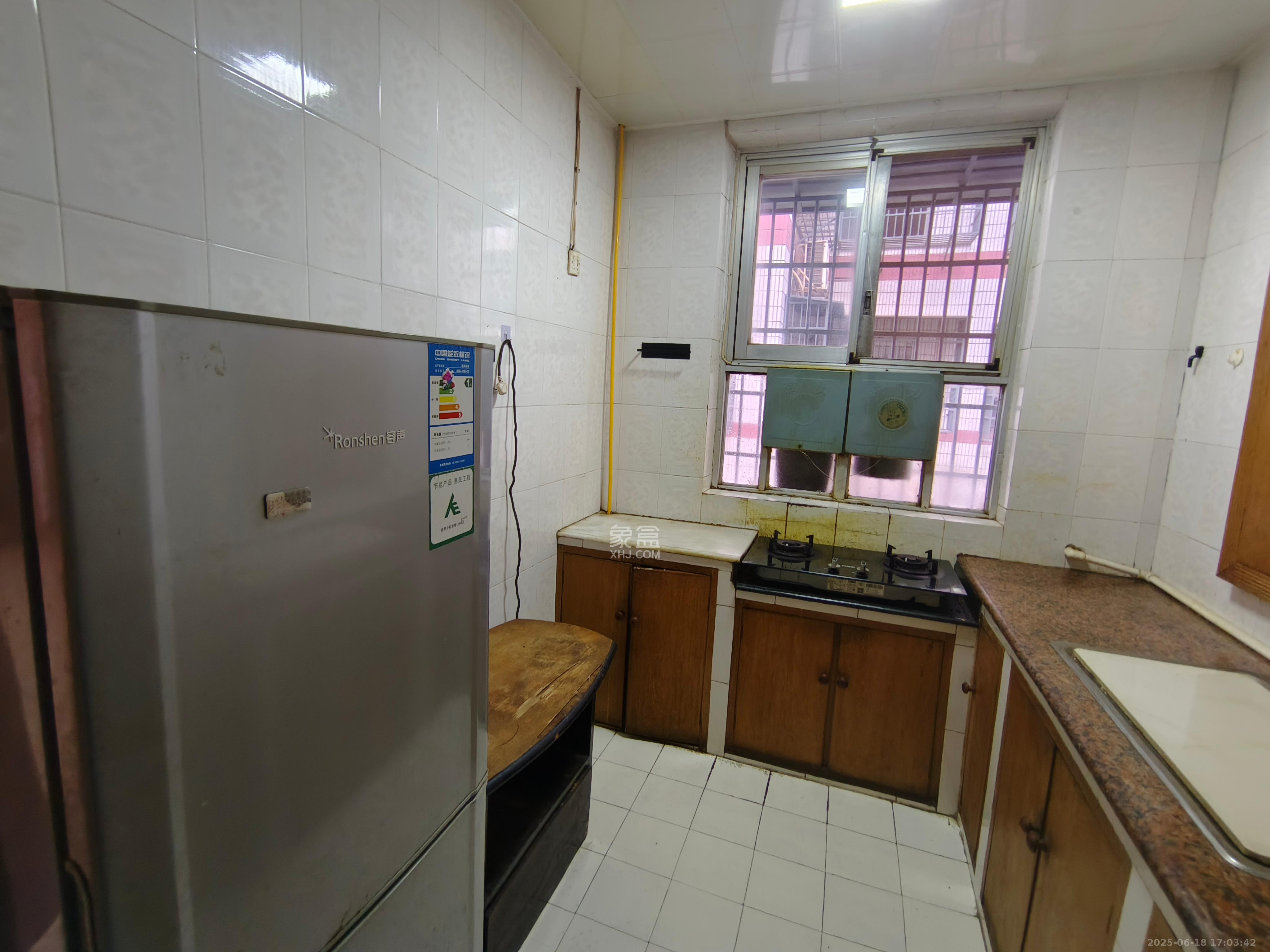 佳兴公寓  2室2厅1卫    2800.0元/月 佳兴公寓  2室2厅1卫    2800.0元/月室内图