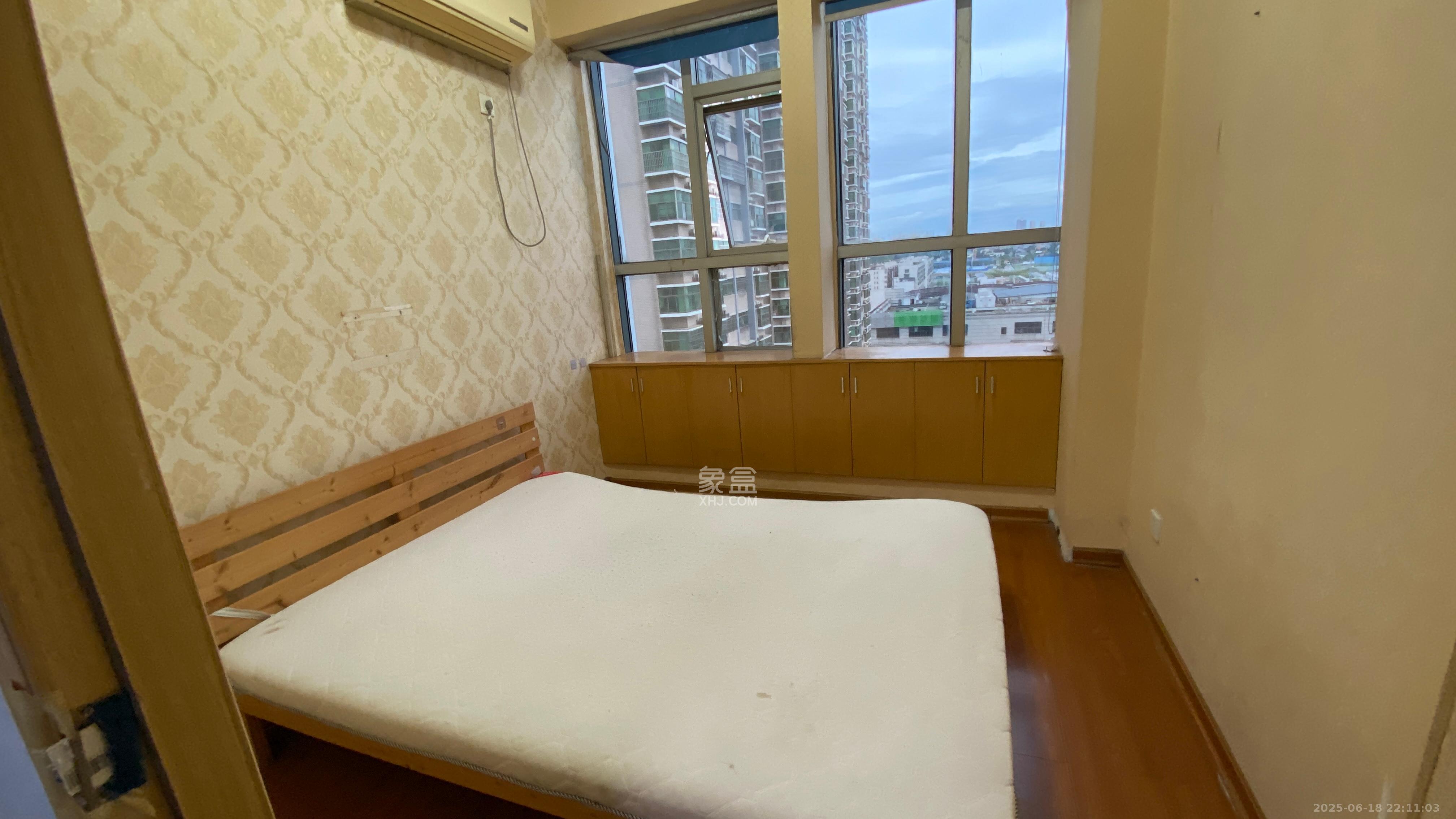 红星国际星城  2室1厅1卫    1400.0元/月 红星国际星城  2室1厅1卫    1400.0元/月