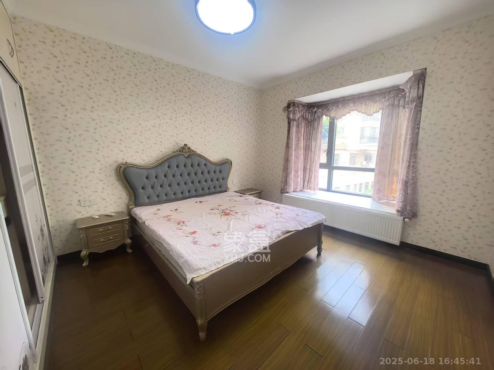 金霞美墅  3室2厅2卫   1700.00元/月室内图