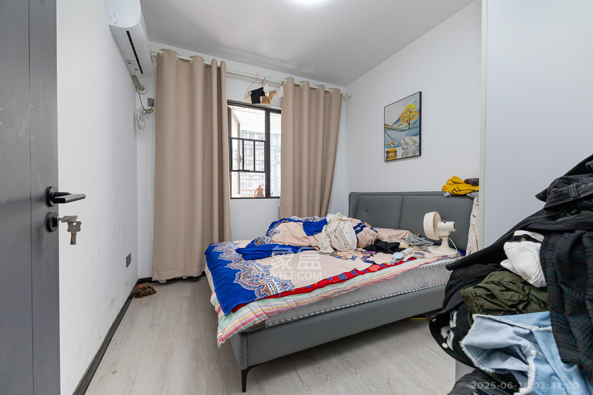 润和湘江天地D区 4室2厅2卫 160.0万 润和湘江天地D区 4室2厅2卫 160.0万卧室