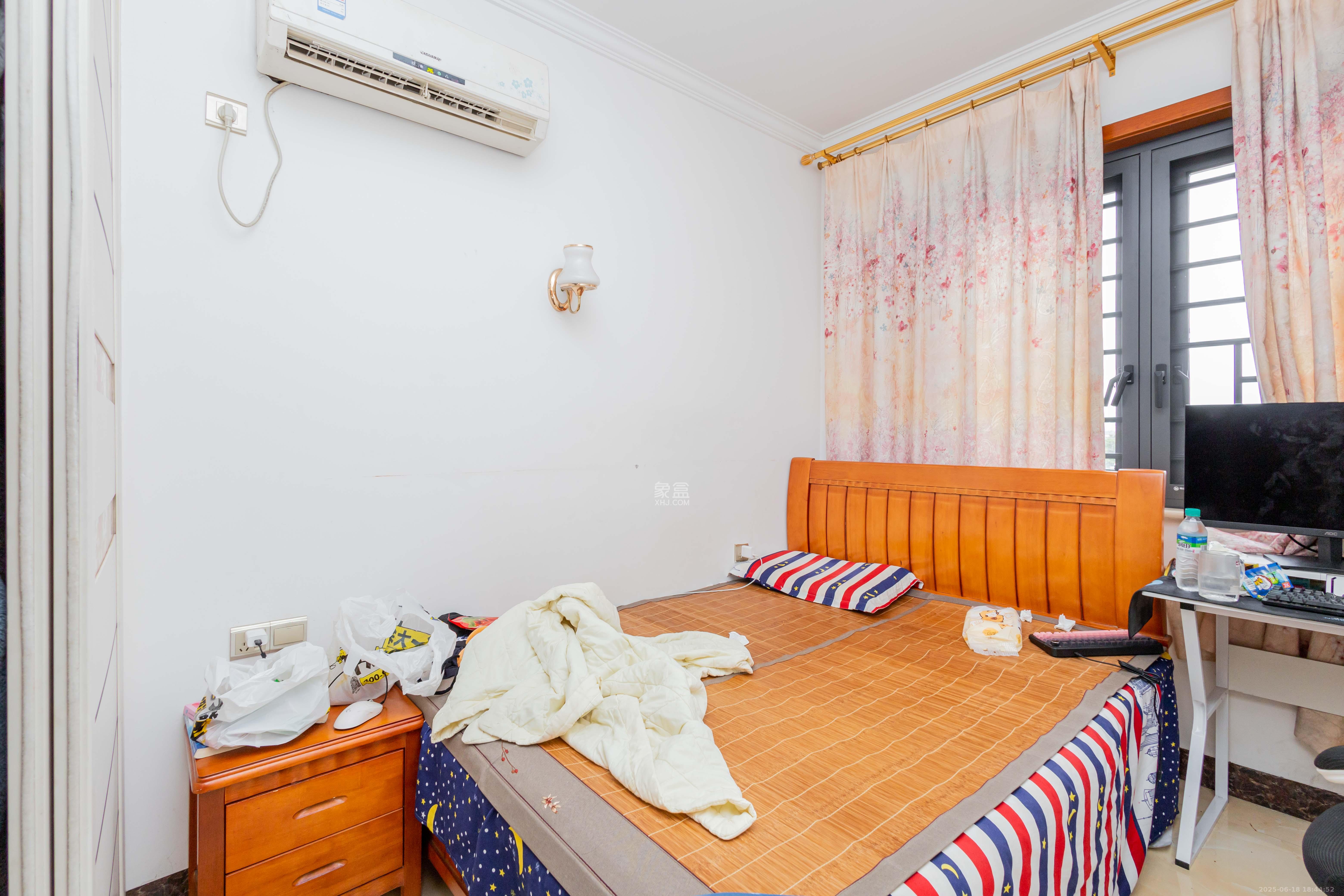 波隆城市花园 3室2厅2卫 75.0万 波隆城市花园 3室2厅2卫 75.0万卧室