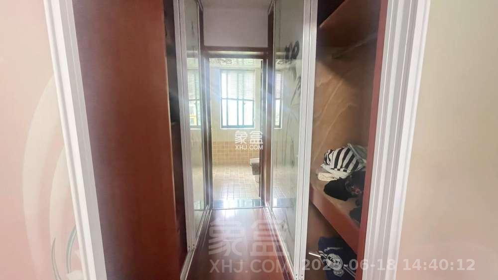 经世皇城 3室2厅2卫 1500.0元/月 经世皇城 3室2厅2卫 1500.0元/月室内图