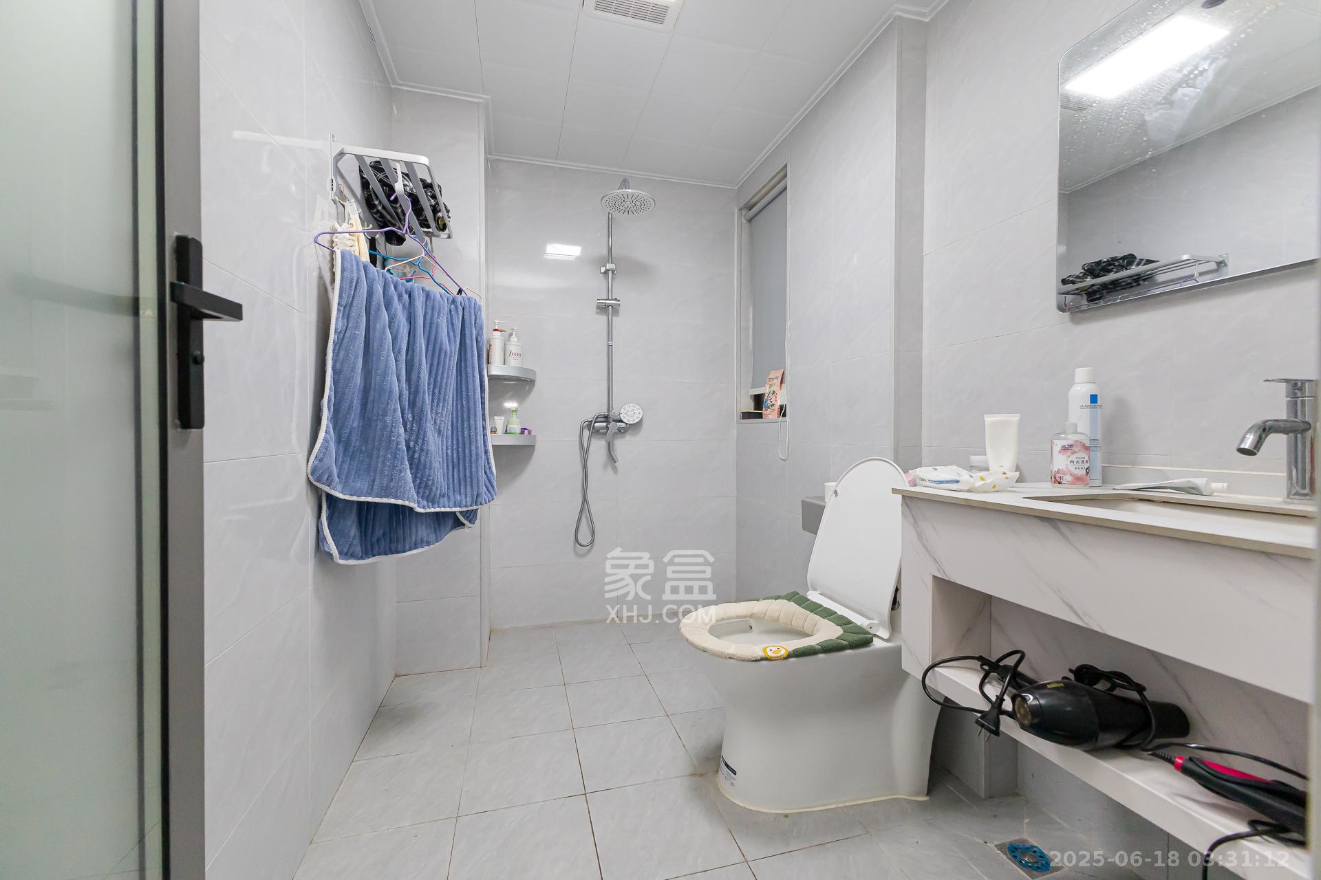 润和湘江天地D区 4室2厅2卫 160.0万 润和湘江天地D区 4室2厅2卫 160.0万卫生间