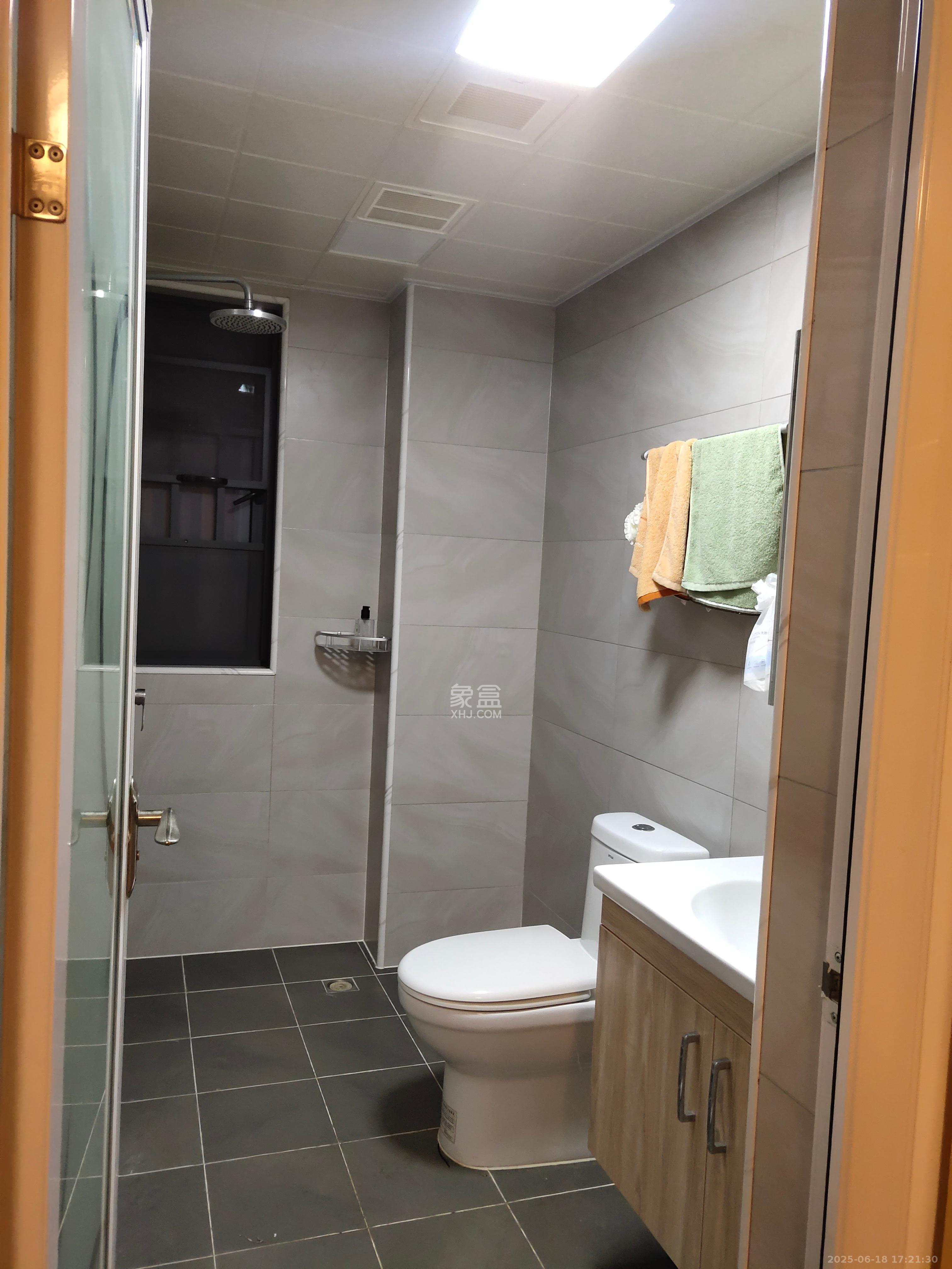 叠彩兰亭 3室2厅2卫 2700.0元/月 叠彩兰亭 3室2厅2卫 2700.0元/月室内图