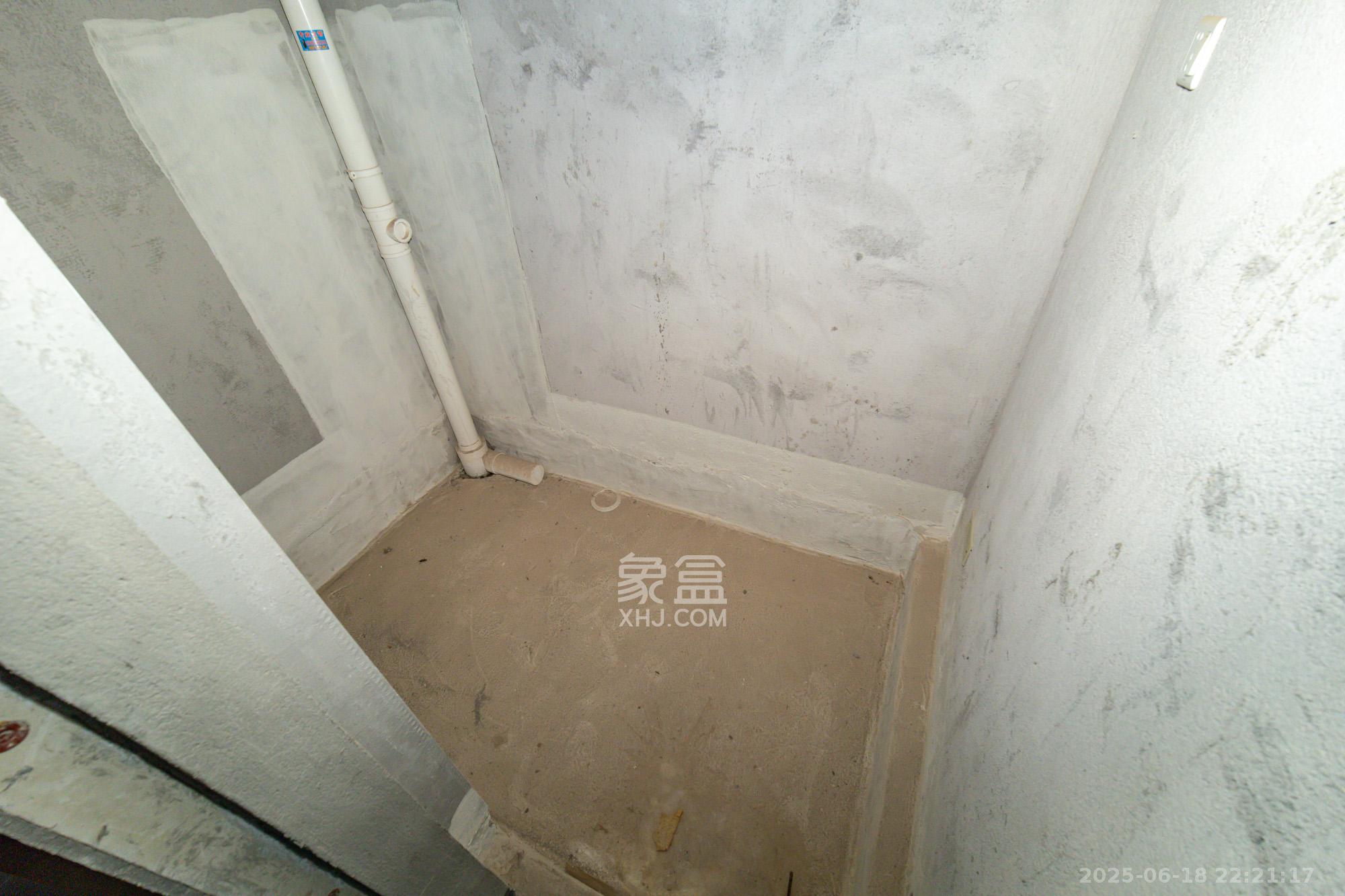 金辉优步星樾  3室2厅2卫    65.8万卫生间