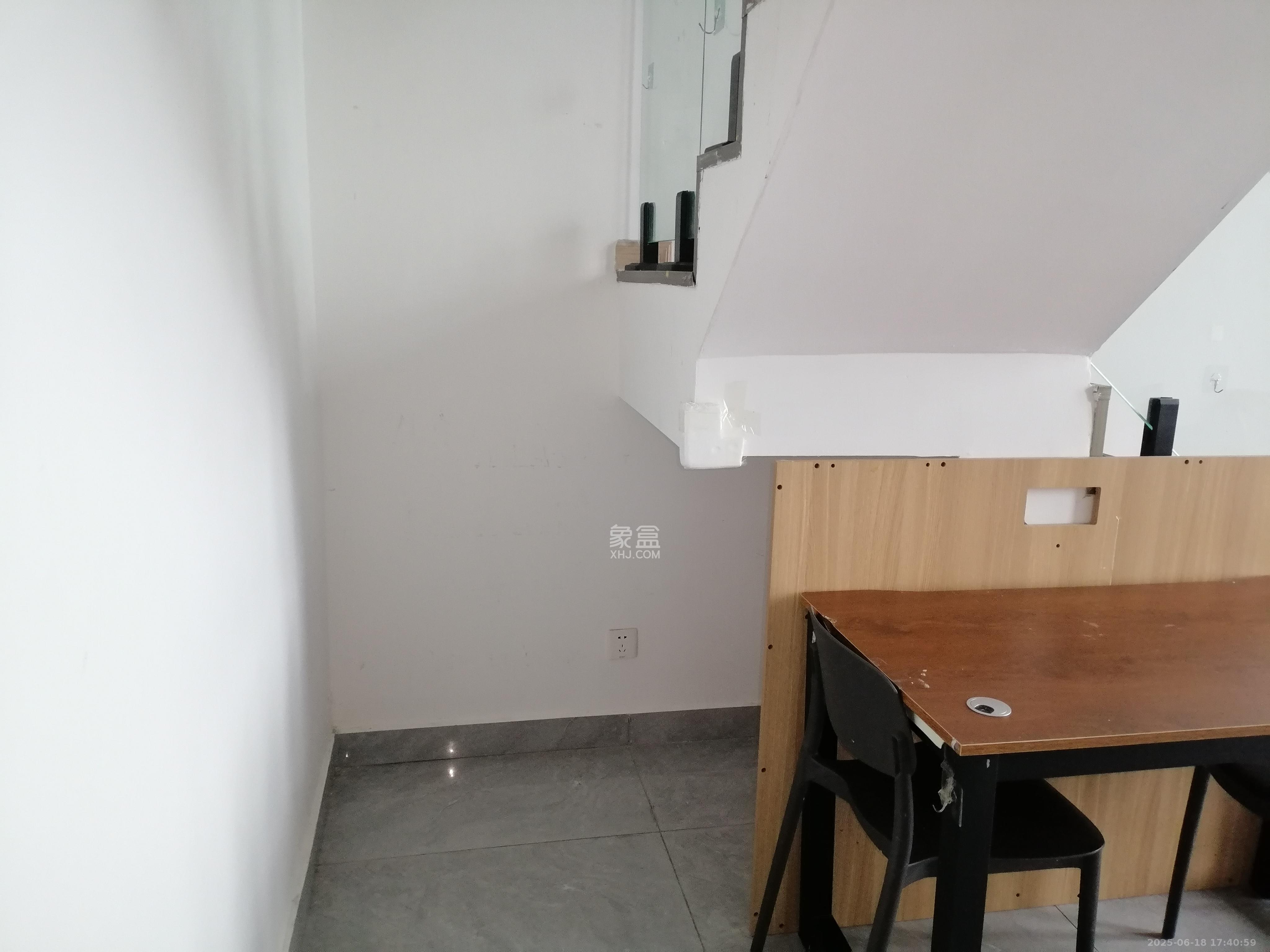 华润置地广场二期 1室1厅1卫 1500.0元/月 华润置地广场二期 1室1厅1卫 1500.0元/月室内图