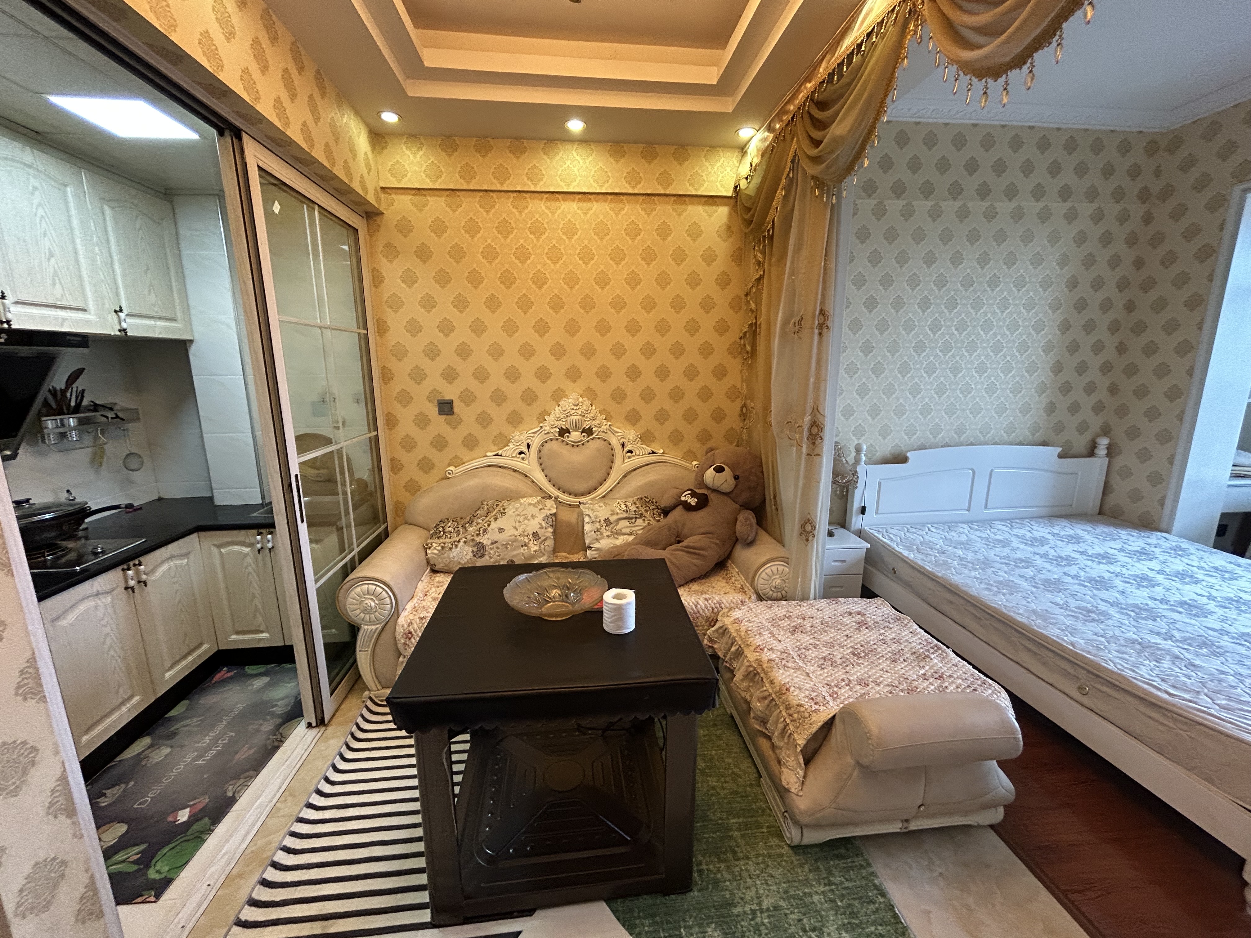 众一桂府 1室1厅2卫 1200.0元/月 众一桂府 1室1厅2卫 1200.0元/月室内图