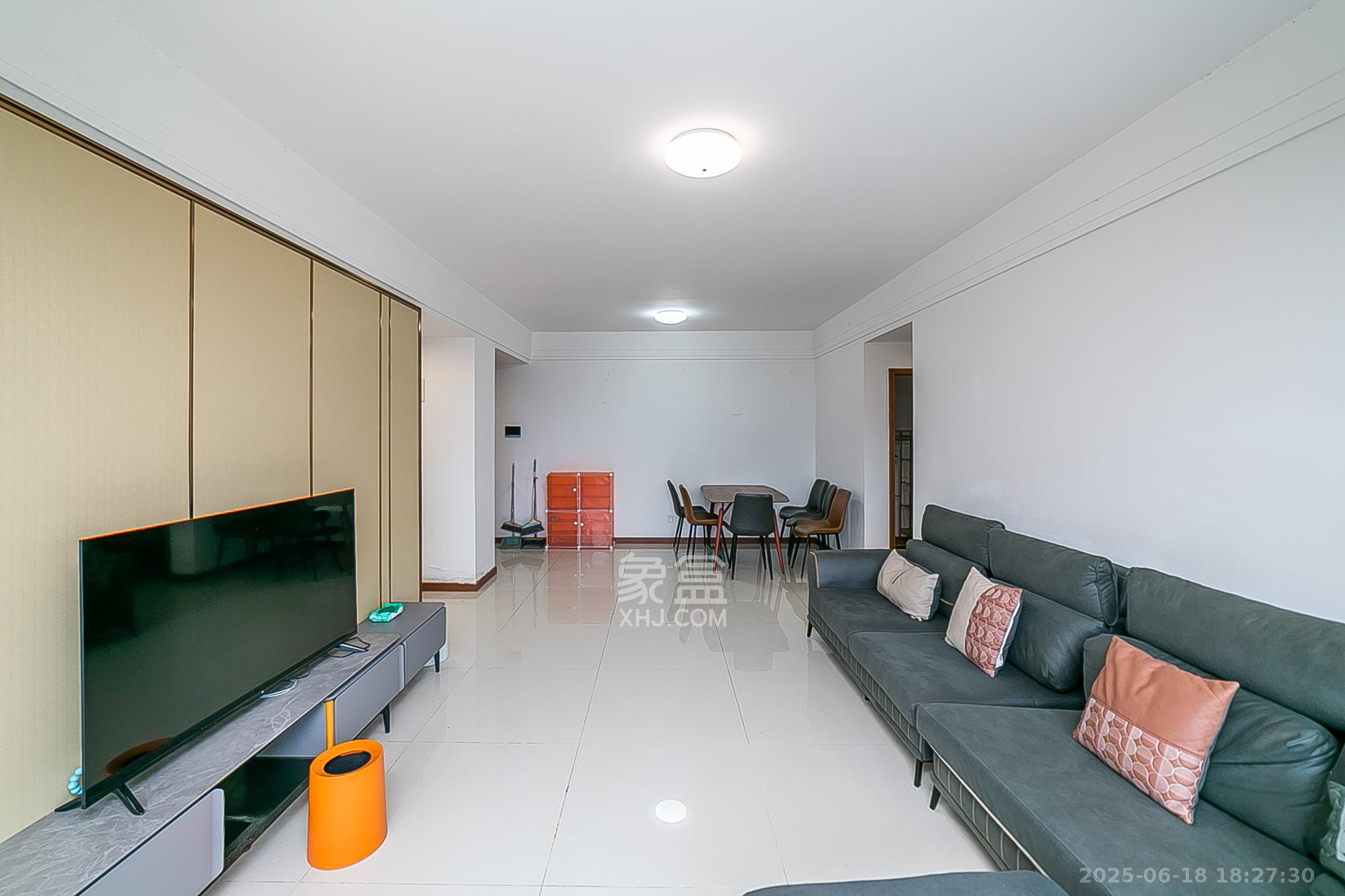 君合天玺 4室2厅2卫 163.8万 君合天玺 4室2厅2卫 163.8万客厅