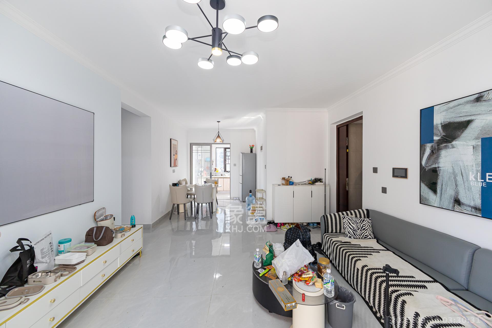 润和湘江天地D区 4室2厅2卫 160.0万 润和湘江天地D区 4室2厅2卫 160.0万客厅