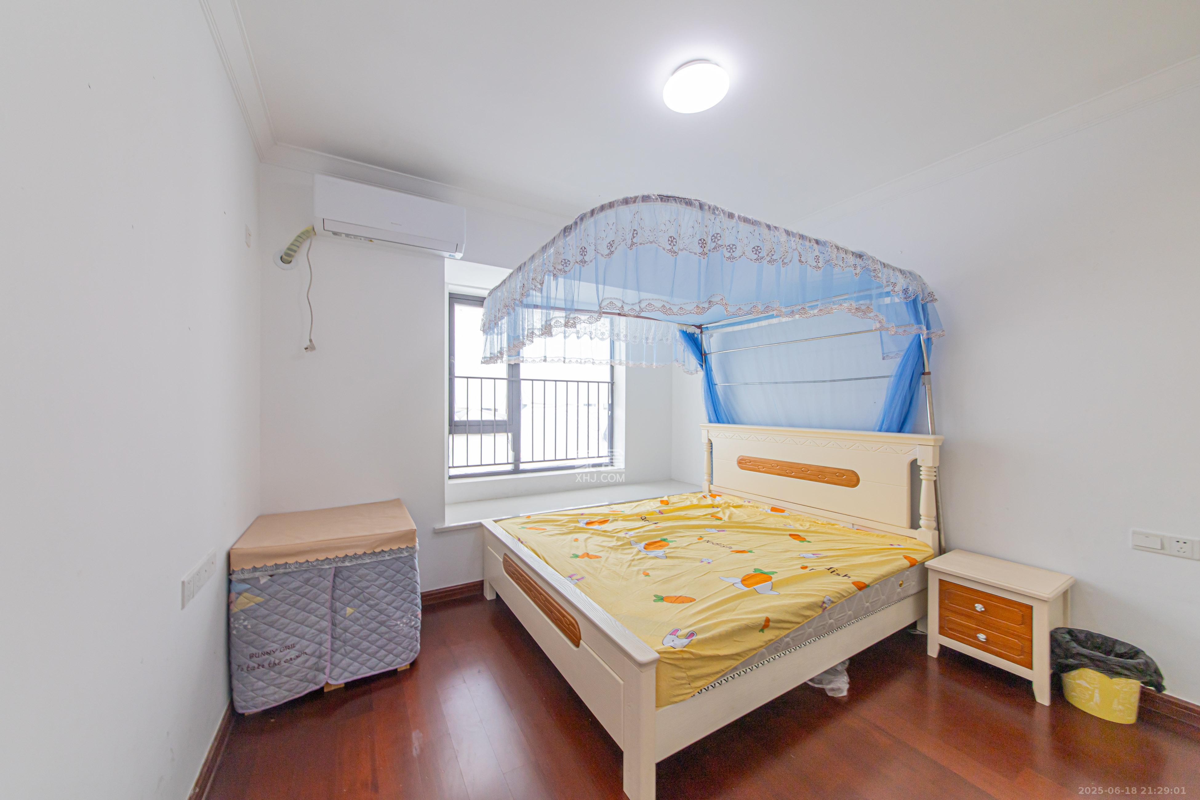 中海新城熙岸(中信新城五期) 3室2厅2卫 99.0万 中海新城熙岸(中信新城五期) 3室2厅2卫 99.0万卧室