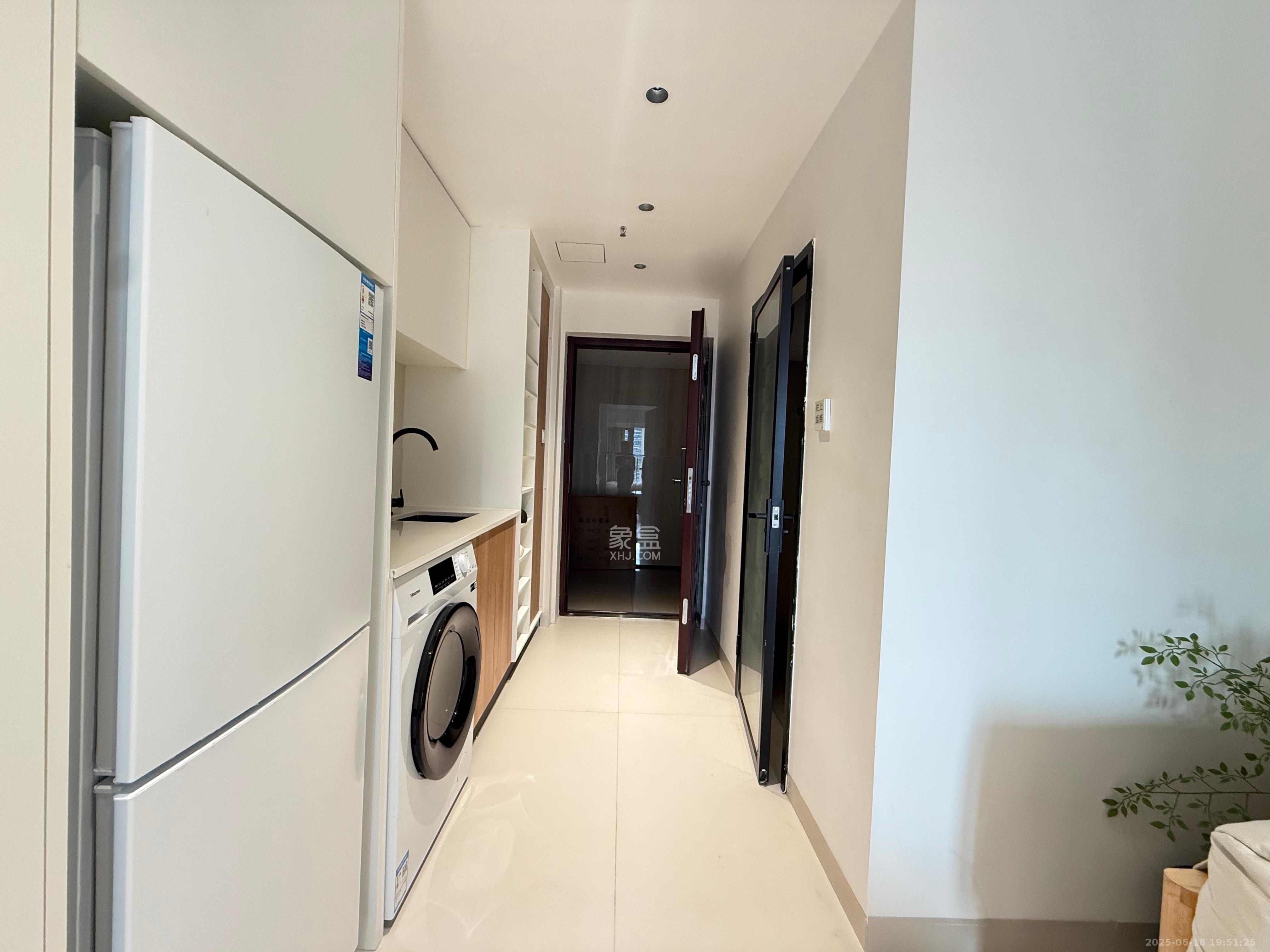 保利天禧EF区 1室1厅1卫 1800.0元/月 保利天禧EF区 1室1厅1卫 1800.0元/月室内图