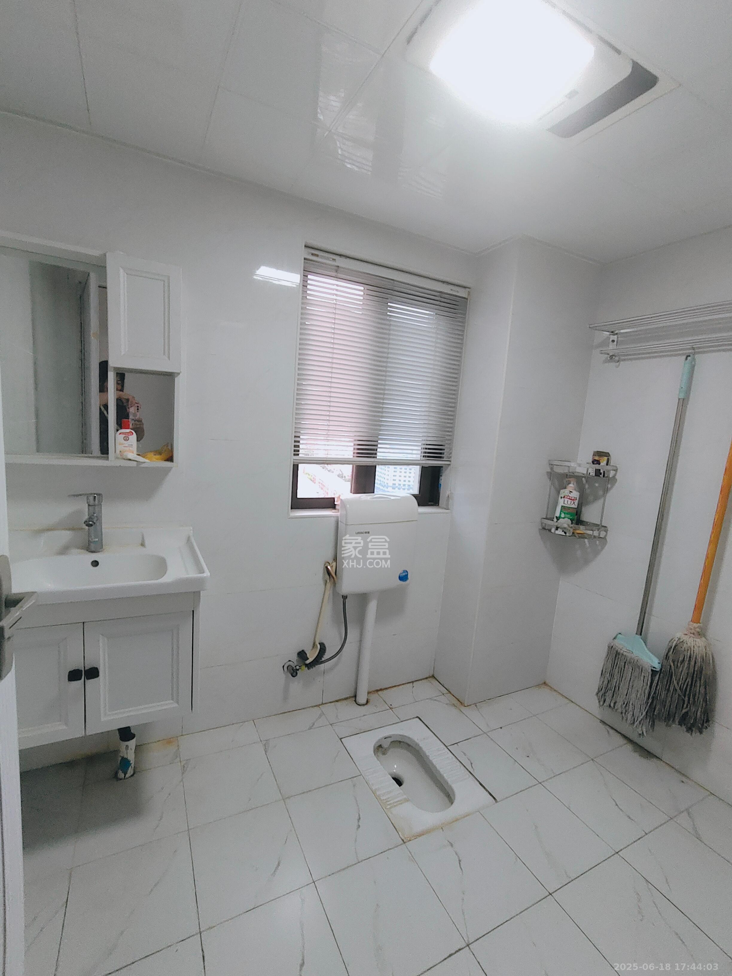 东方美地 3室2厅2卫 2600.0元/月 东方美地 3室2厅2卫 2600.0元/月室内图