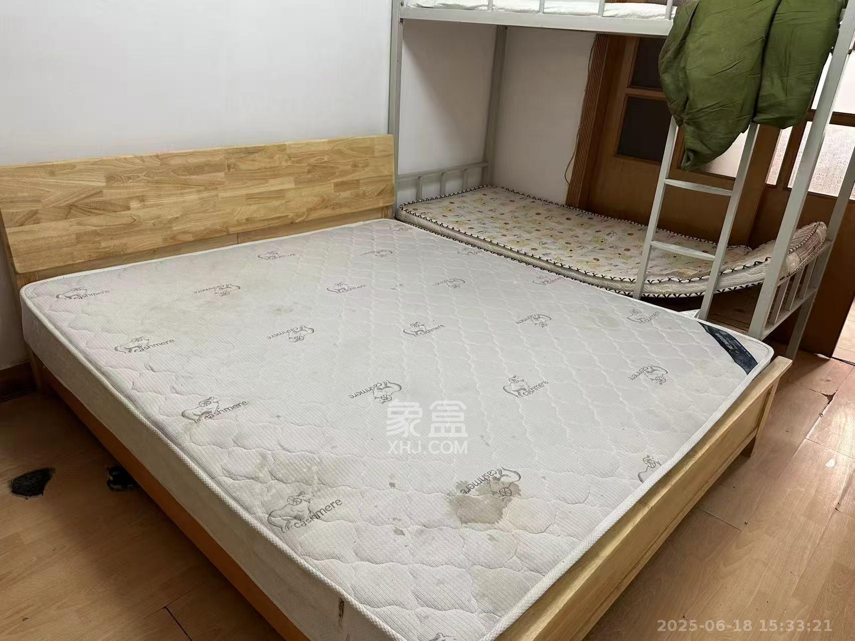 三兴街烟草专卖局宿舍 2室1厅1卫 2300.0元/月 三兴街烟草专卖局宿舍 2室1厅1卫 2300.0元/月室内图