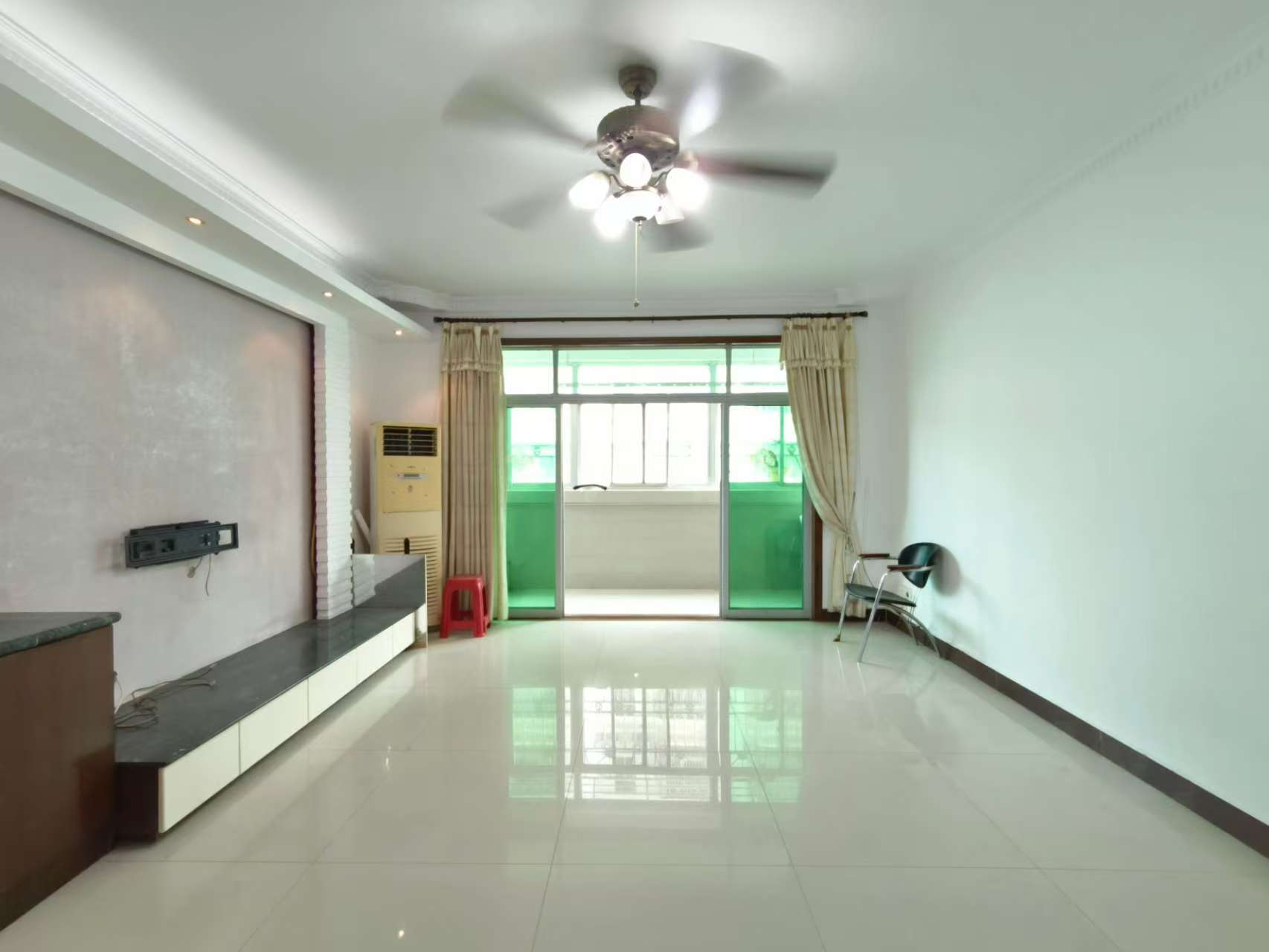 信力花苑 3室2厅2卫 140.0万 信力花苑 3室2厅2卫 140.0万室内图