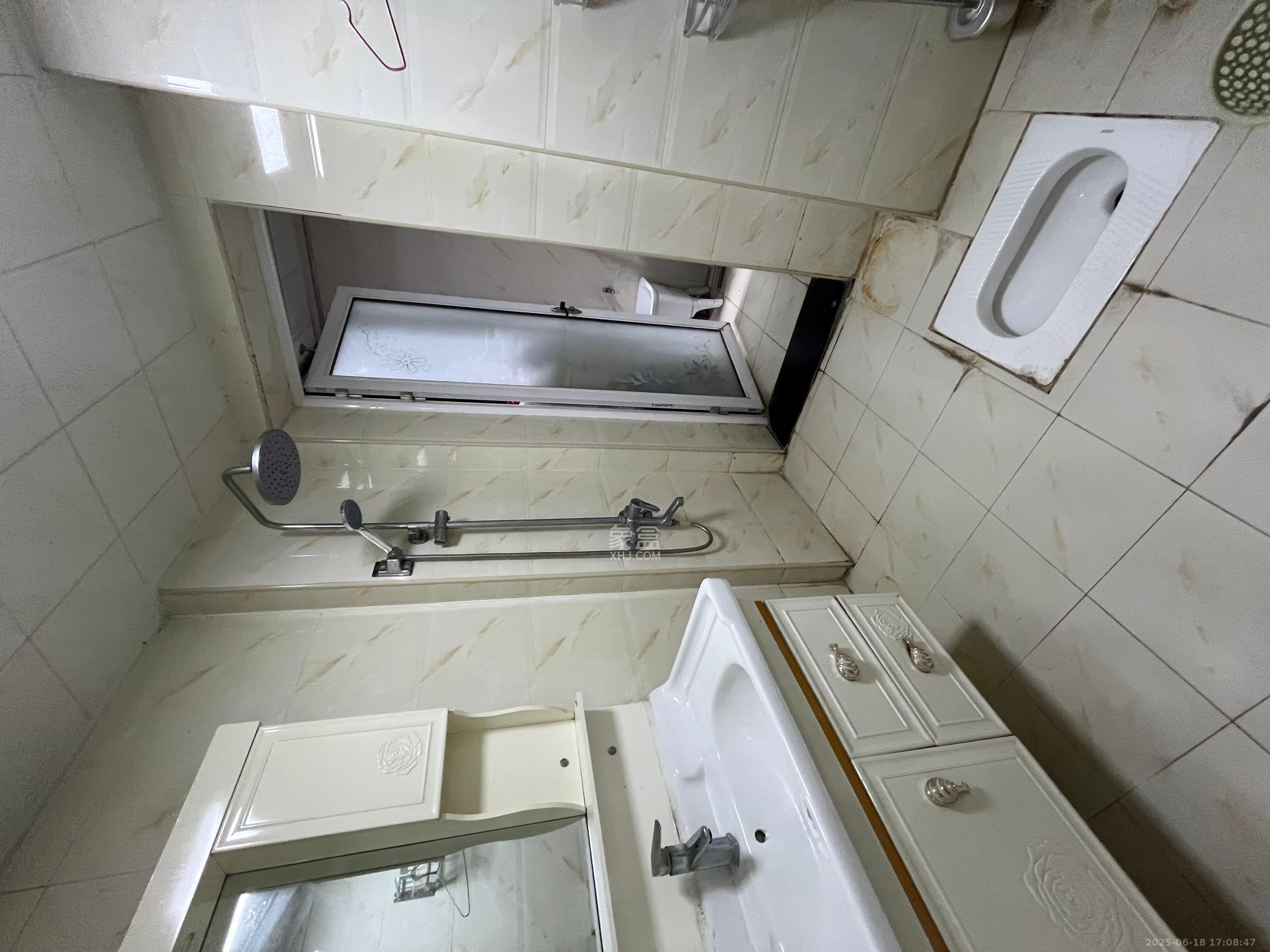 梅溪鑫苑名家 3室2厅1卫 2500.0元/月 梅溪鑫苑名家 3室2厅1卫 2500.0元/月室内图