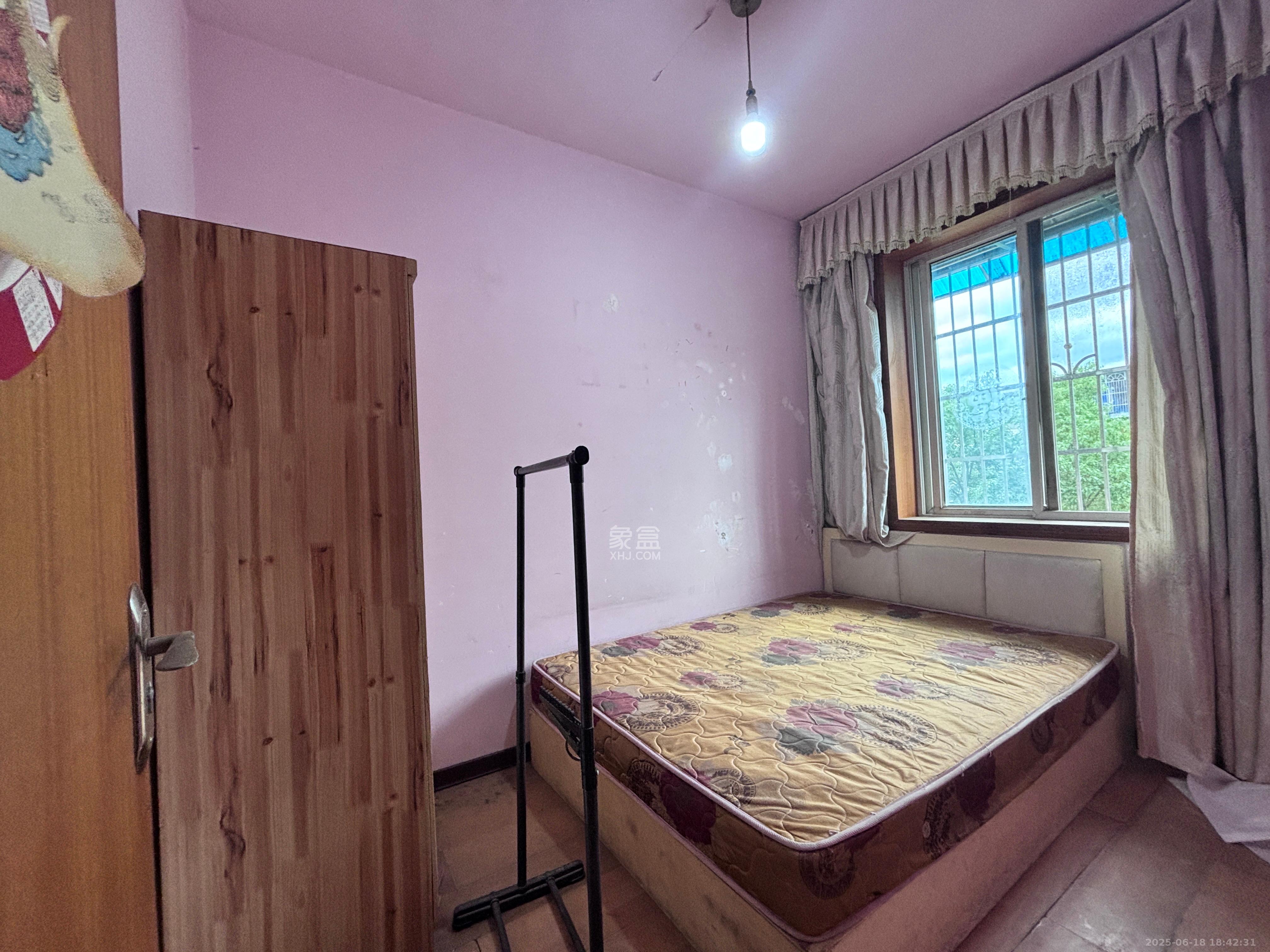 茶园坡社区(原王家冲社区) 3室2厅1卫 1500.0元/月 茶园坡社区(原王家冲社区) 3室2厅1卫 1500.0元/月室内图