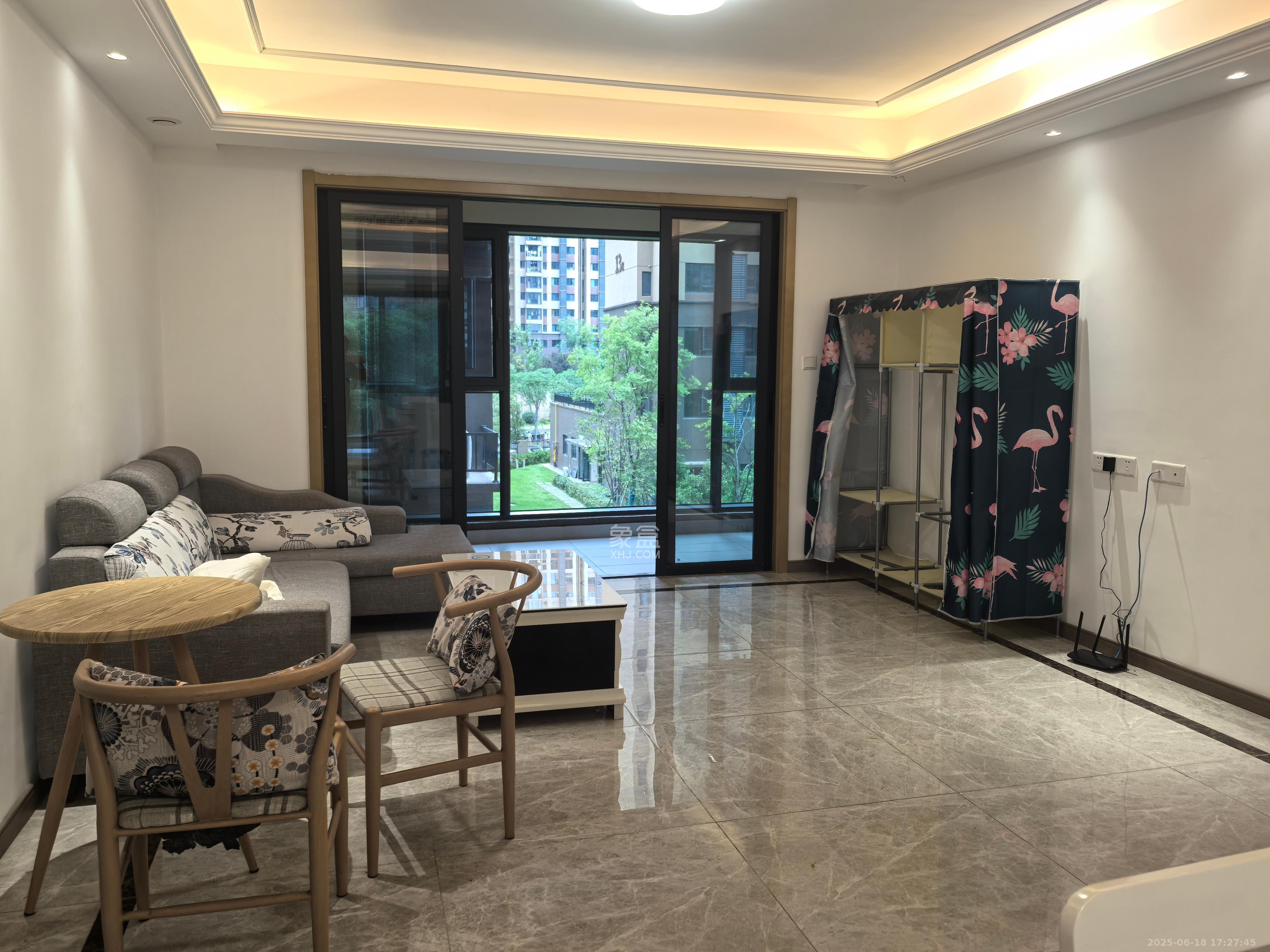 中建璟和城  4室2厅2卫    3300.0元/月