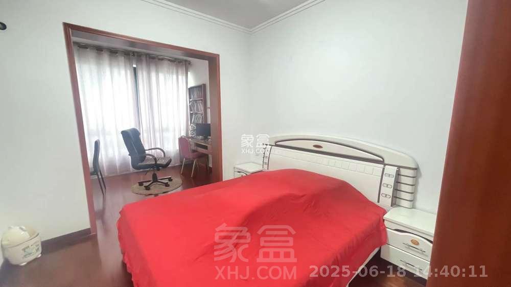 经世皇城 3室2厅2卫 1500.0元/月 经世皇城 3室2厅2卫 1500.0元/月室内图