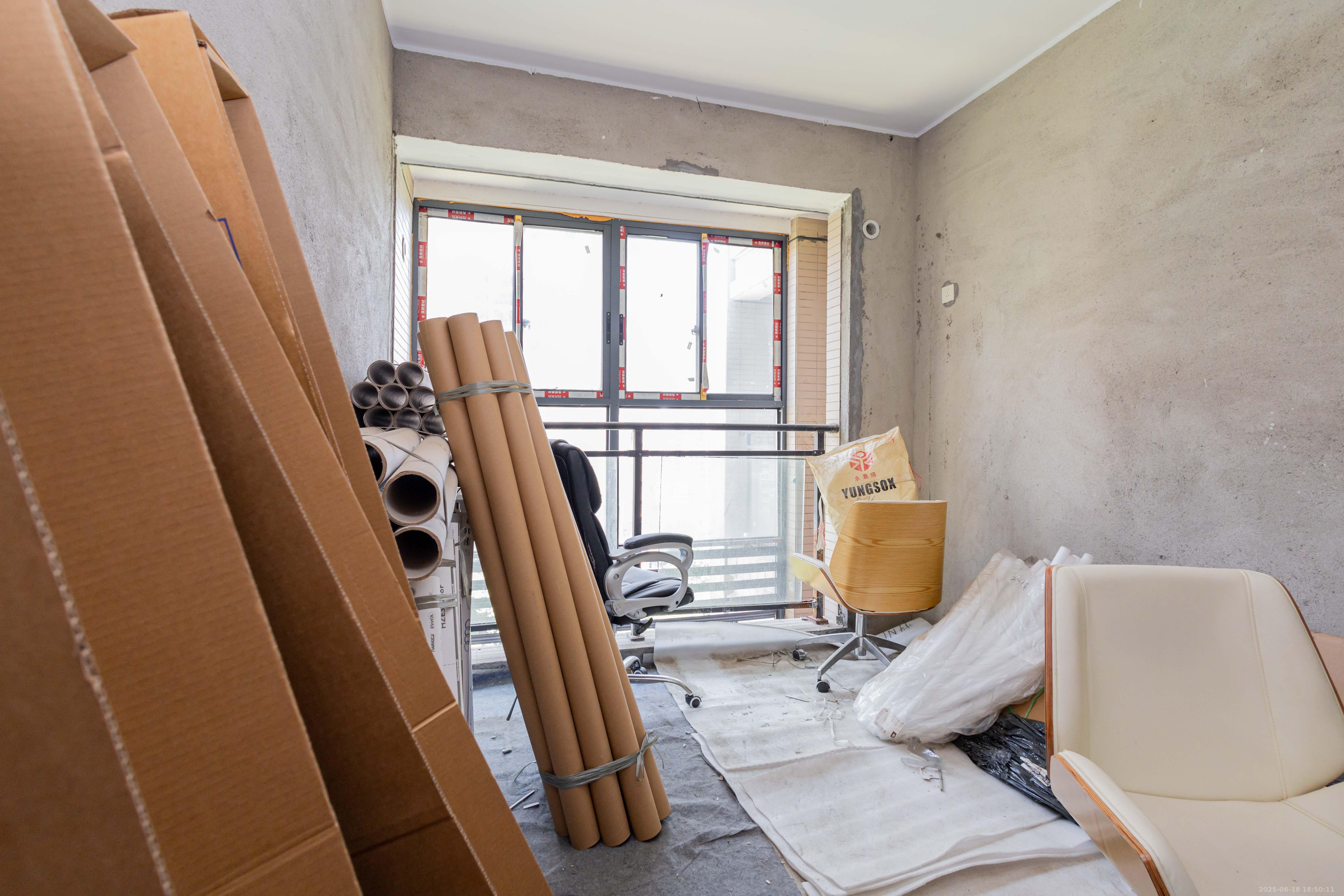 辉煌国际城二期  4室2厅2卫    105.0万卧室