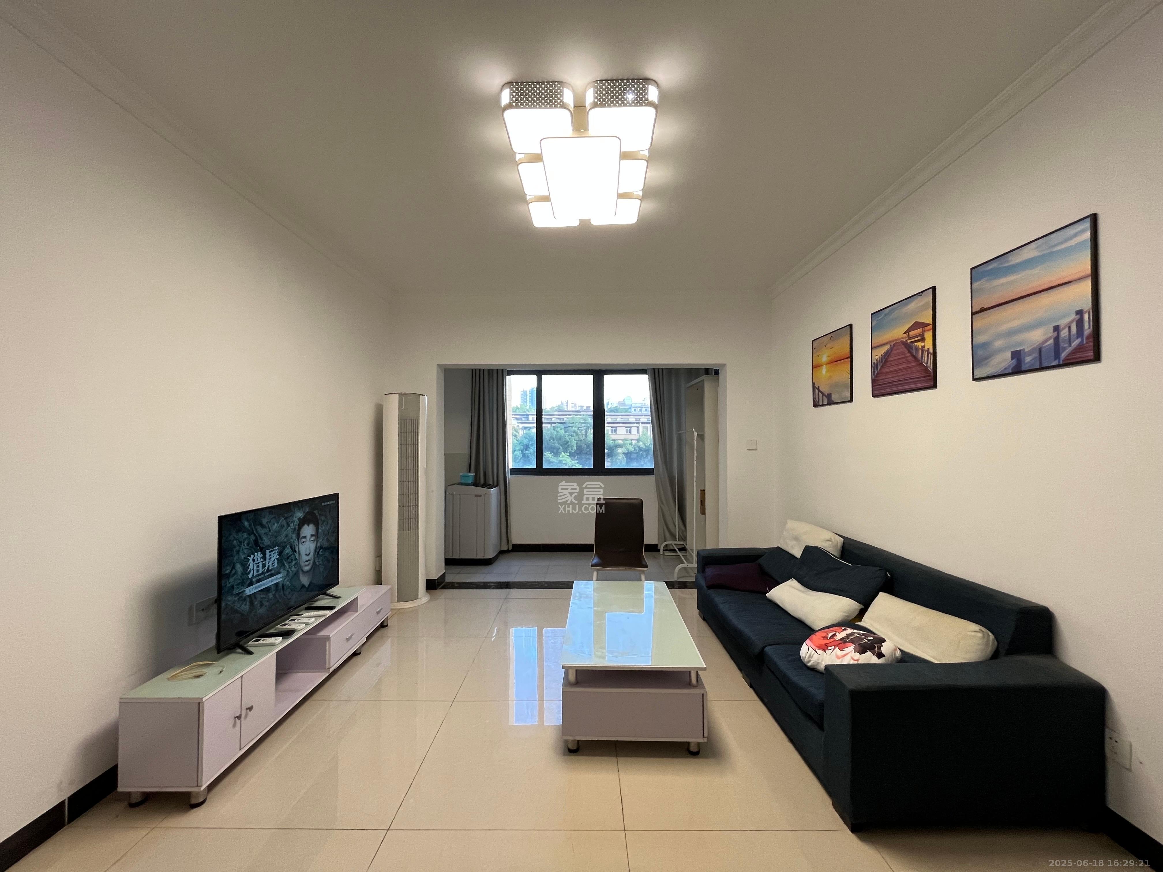 荣盛花语书苑  3室2厅1卫    2600.0元/月 荣盛花语书苑  3室2厅1卫    2600.0元/月室内图