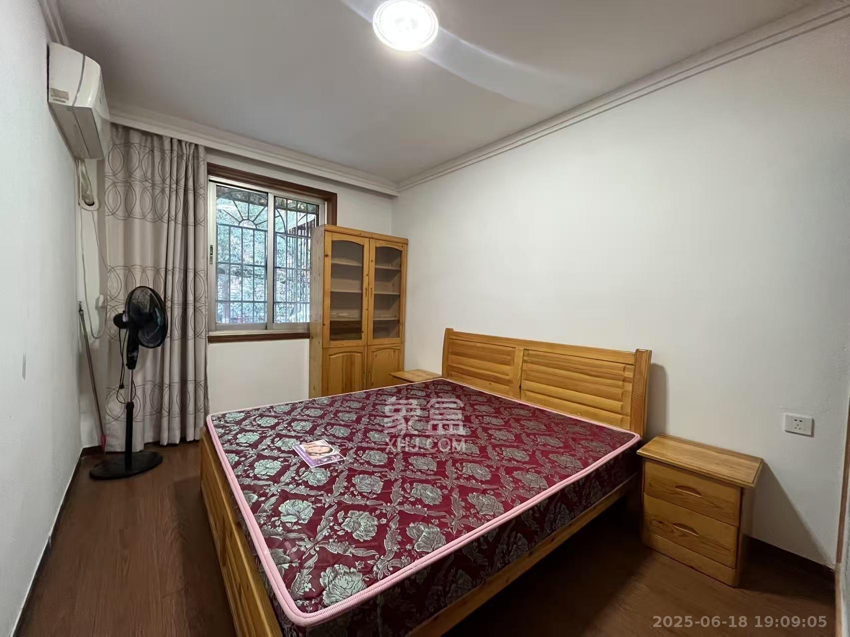 南建公寓  3室2厅2卫   2580.00元/月室内图