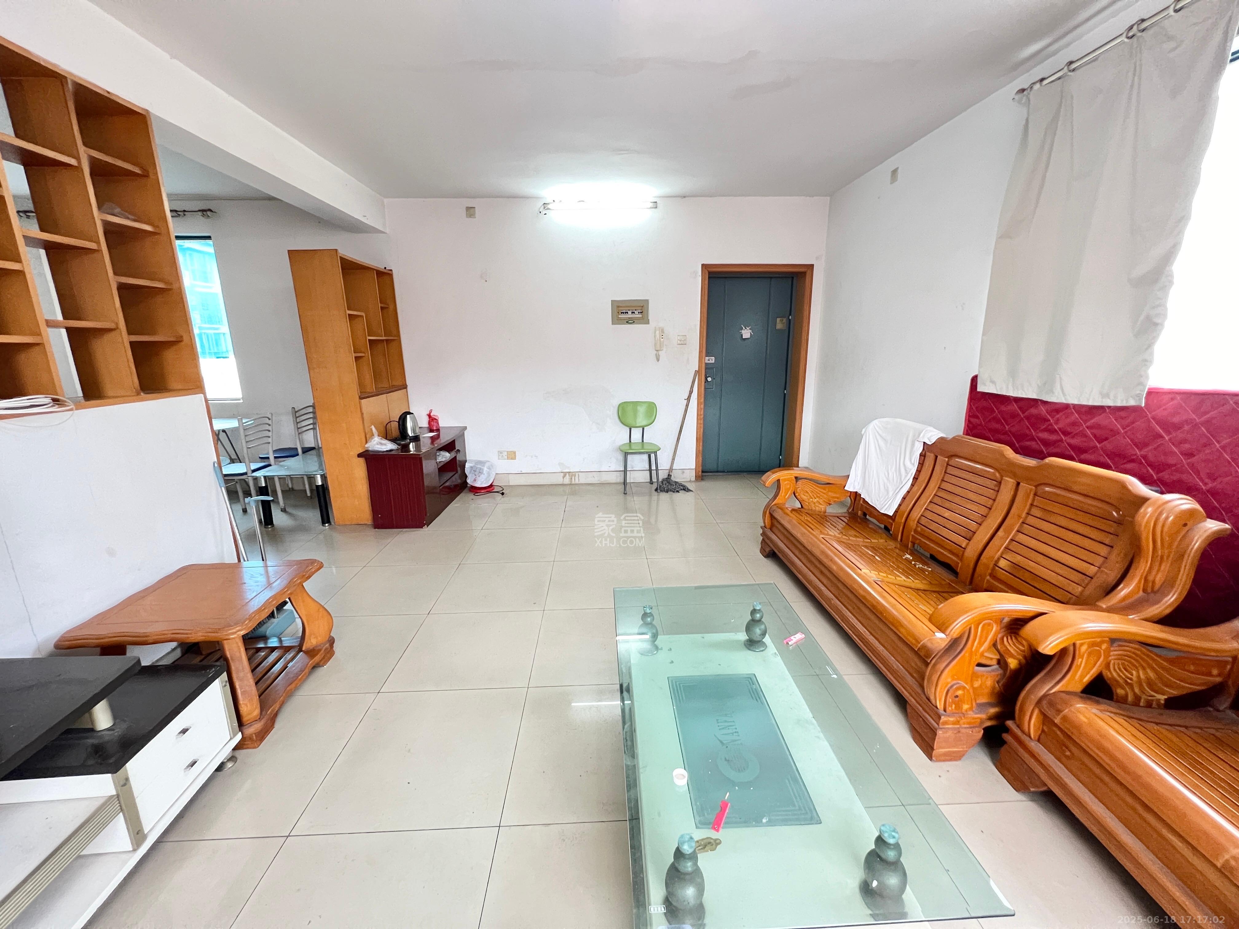 东方新城  2室2厅1卫    1700.0元/月室内图