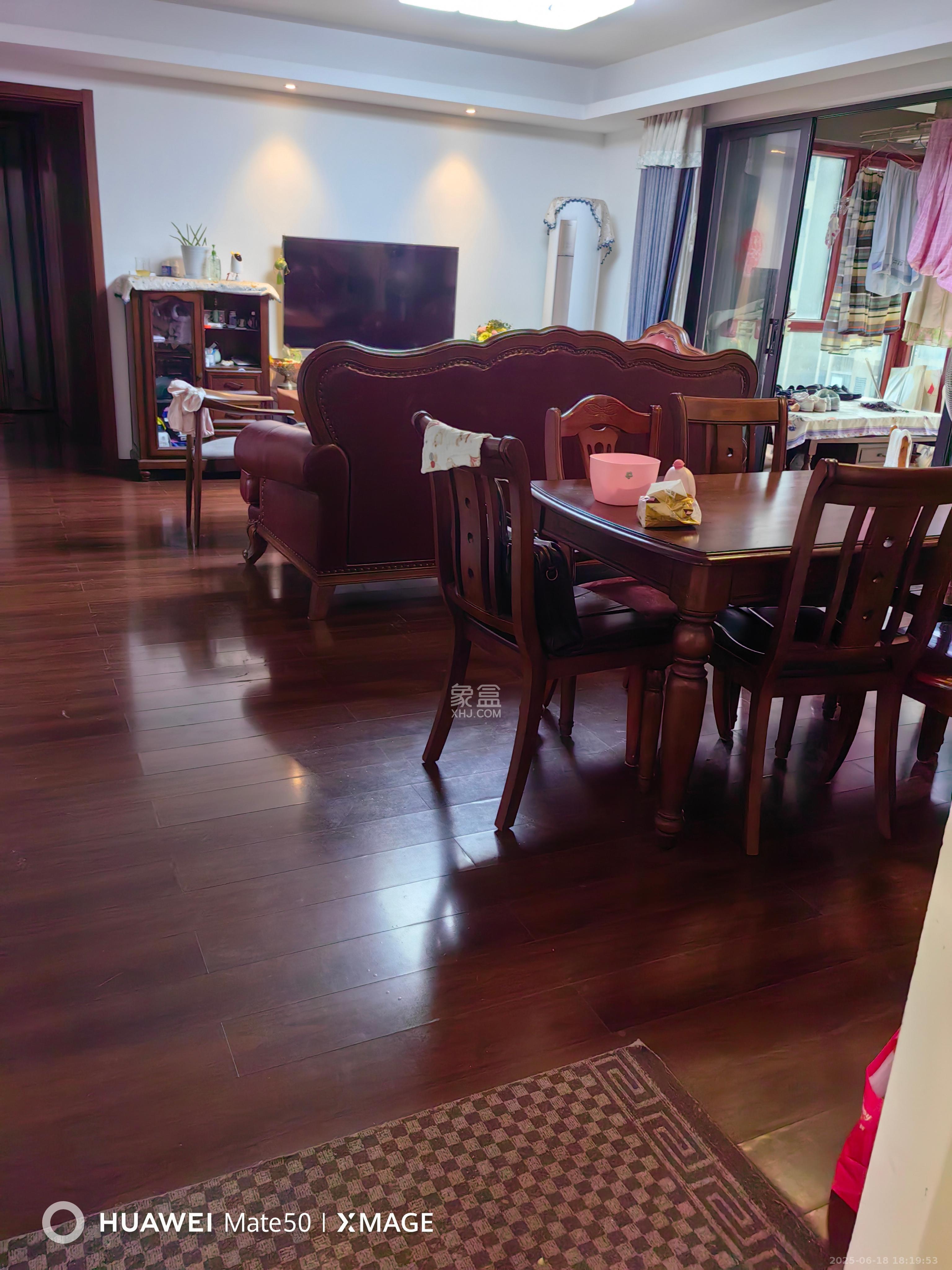 万科里梅溪郡  4室2厅2卫   4500.00元/月室内图