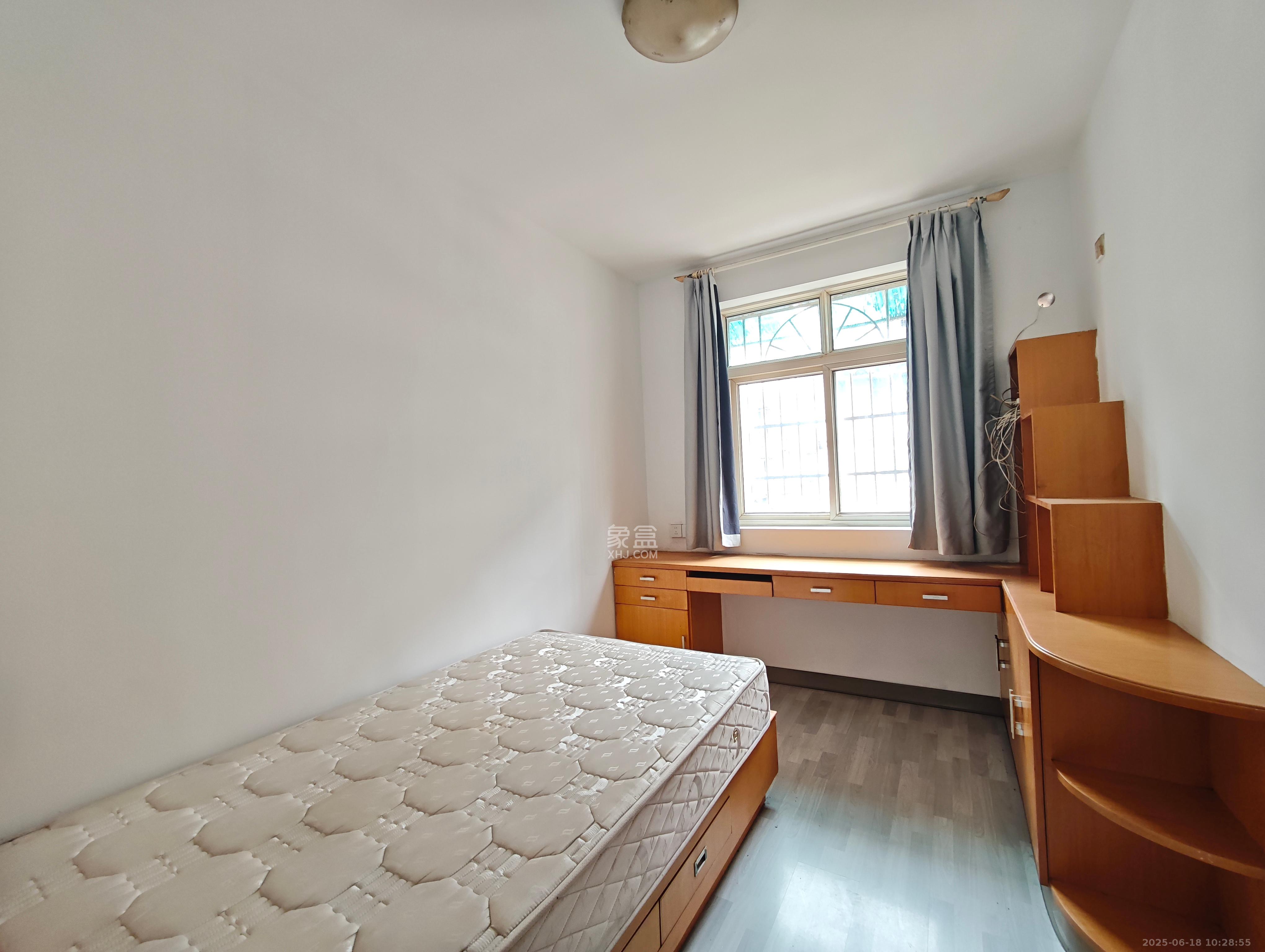 湖南省长沙市城乡规划局雨花区分局宿舍 4室2厅2卫 2600.0元/月 湖南省长沙市城乡规划局雨花区分局宿舍 4室2厅2卫 2600.0元/月室内图