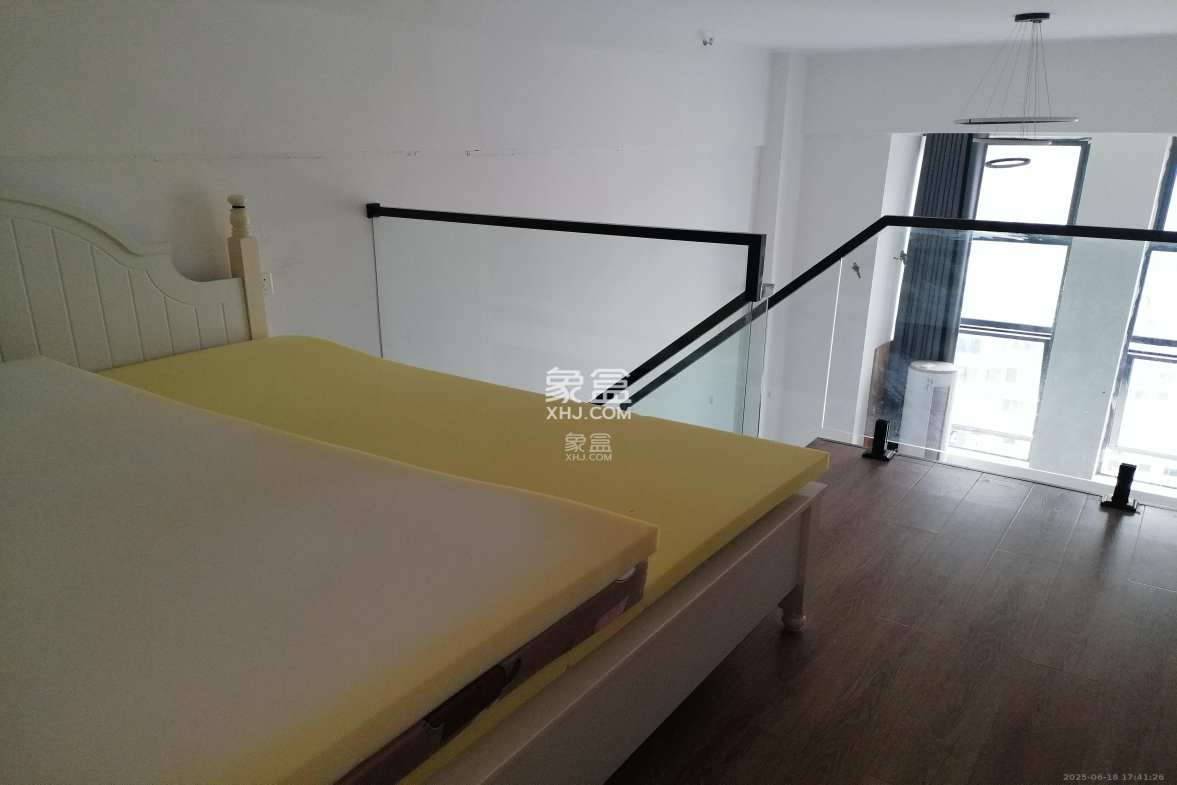 华润置地广场二期 1室1厅1卫 1500.0元/月 华润置地广场二期 1室1厅1卫 1500.0元/月室内图