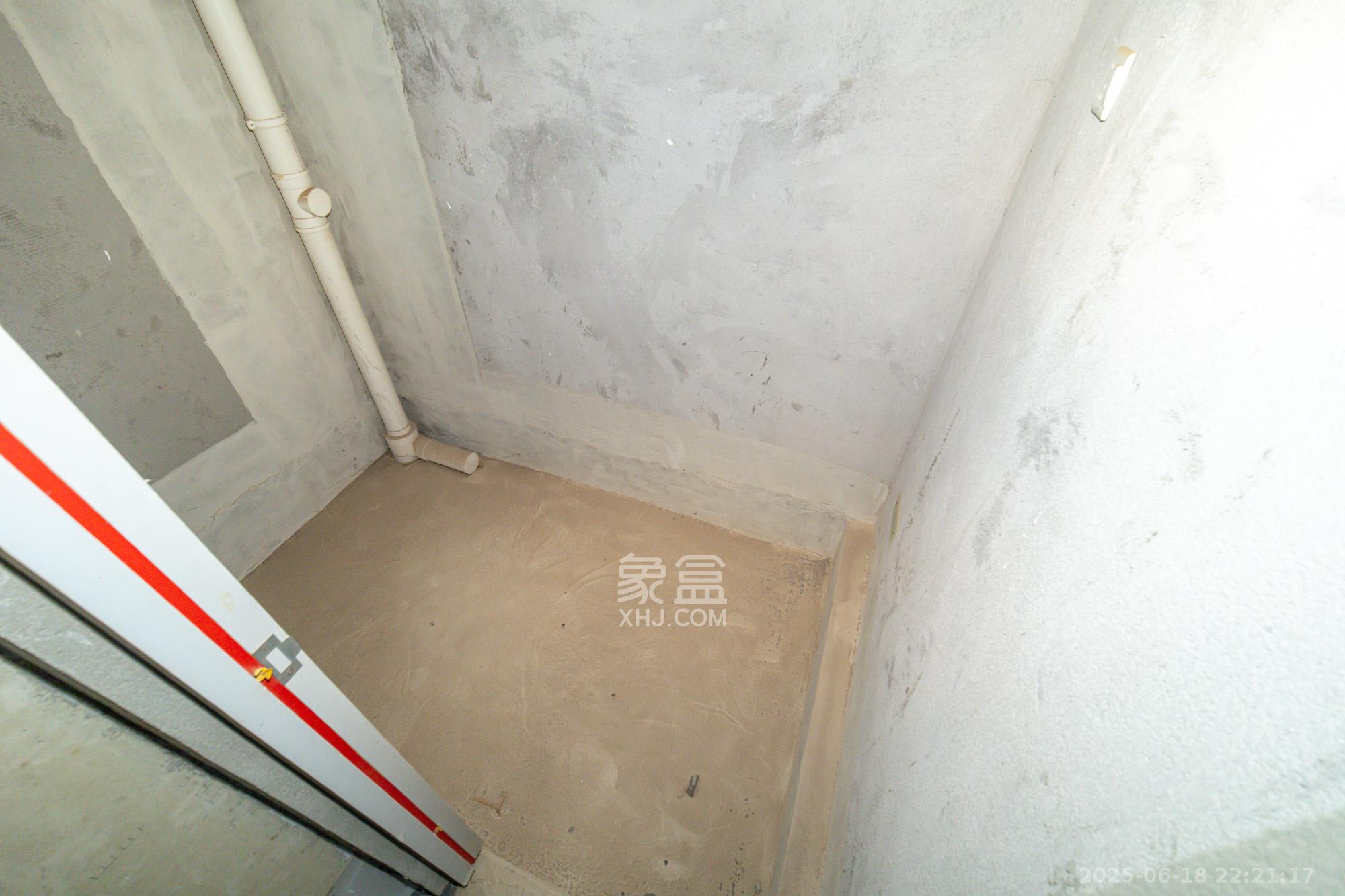 金辉优步星樾  3室2厅2卫    65.8万卫生间