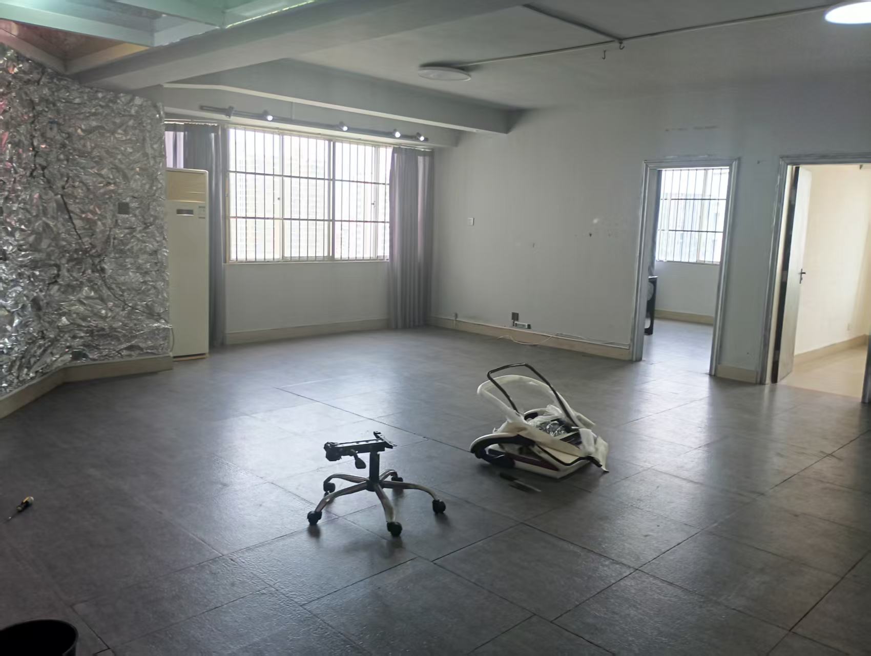 中盐大厦 3室1厅2卫 3000.0元/月 中盐大厦 3室1厅2卫 3000.0元/月户型图