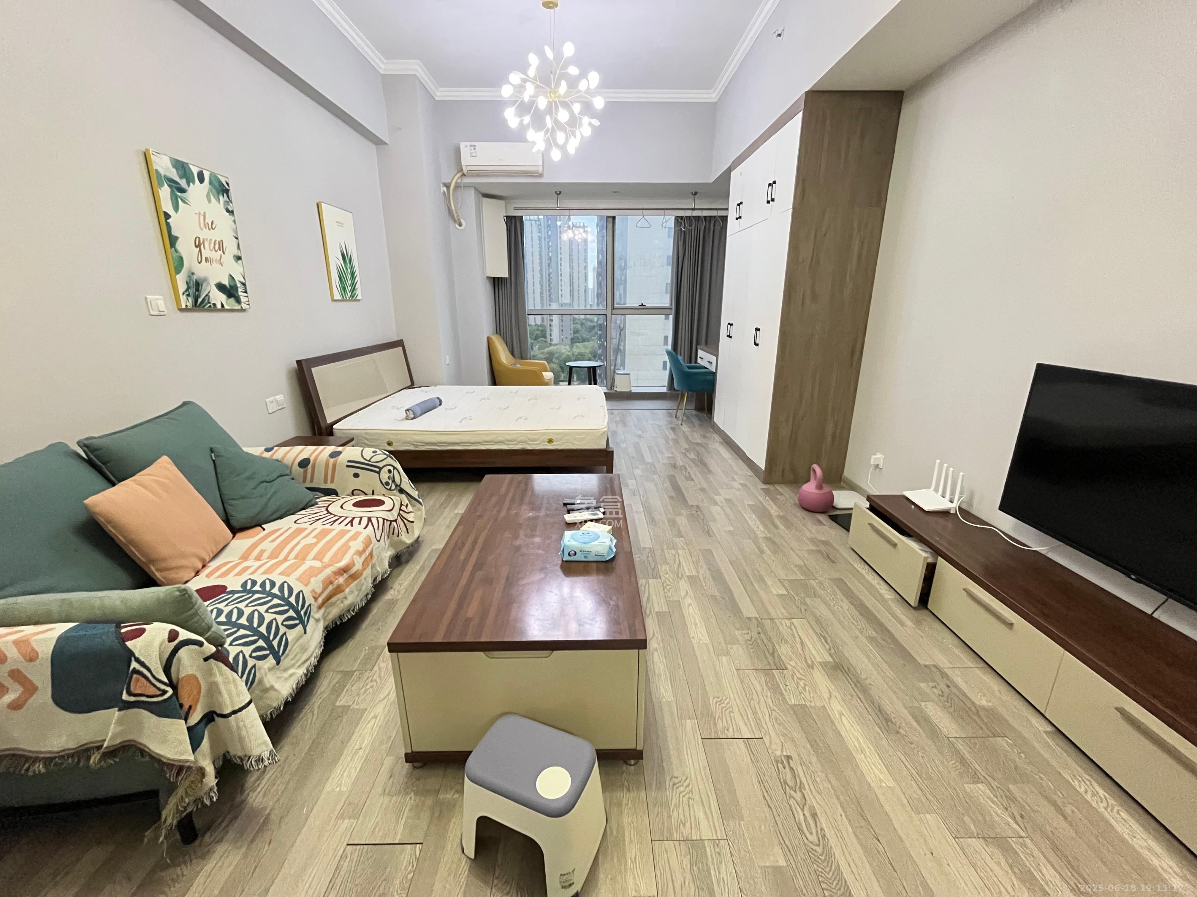 奥克斯滨仕花园(奥克斯洋湖广场/奥克斯中心)  1室1厅1卫    1900.0元/月 奥克斯滨仕花园(奥克斯洋湖广场/奥克斯中心)  1室1厅1卫    1900.0元/月